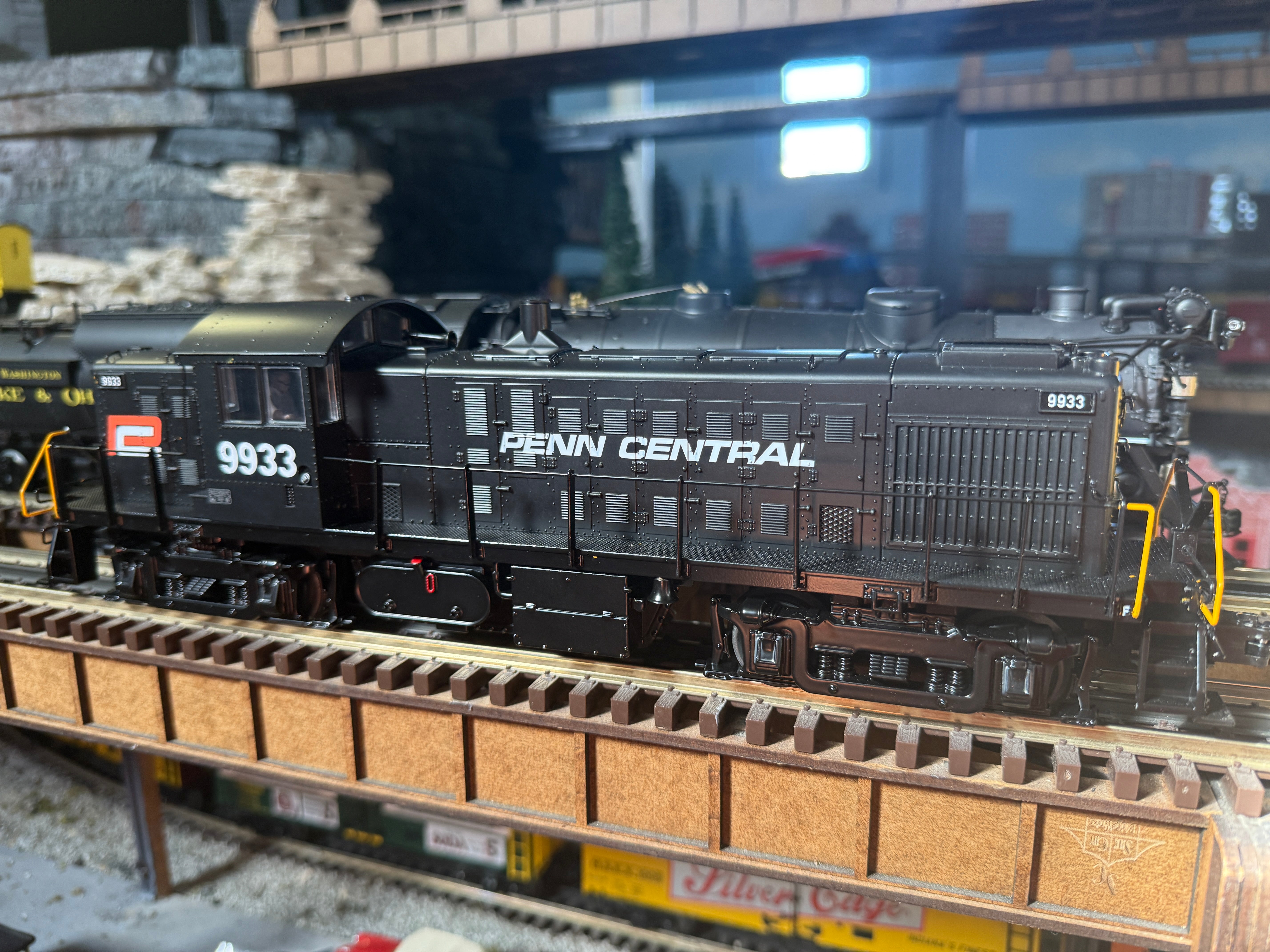 MTH 30-21294-1 - Alco RS-1 Diesel Engine "Penn Central" #9933 w/ PS3 - Custom Run for MrMuffin'sTrains