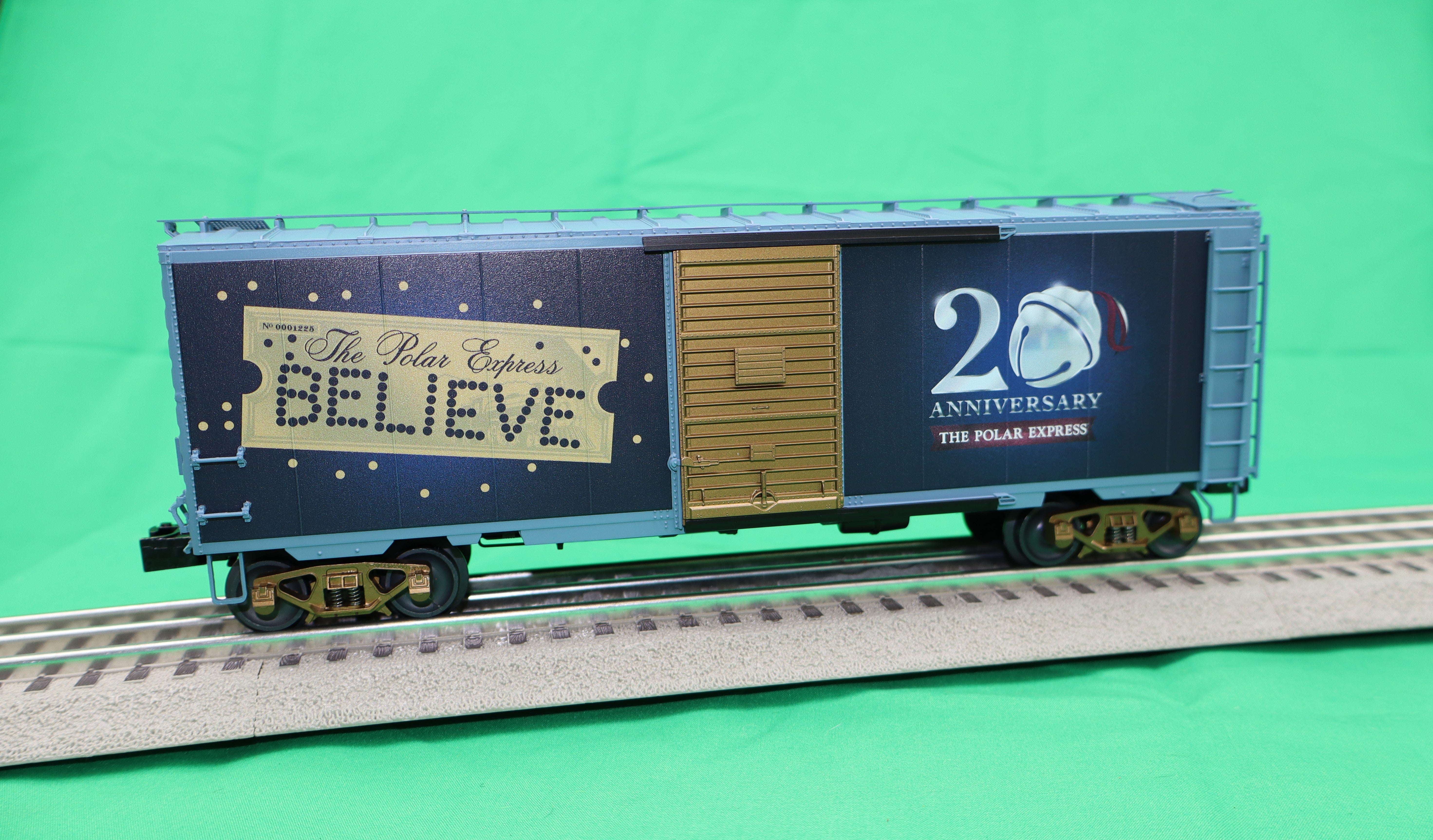 Lionel 2426790 - 20th Anniversary PS-1 Boxcar "The Polar Express" Bell Sounds