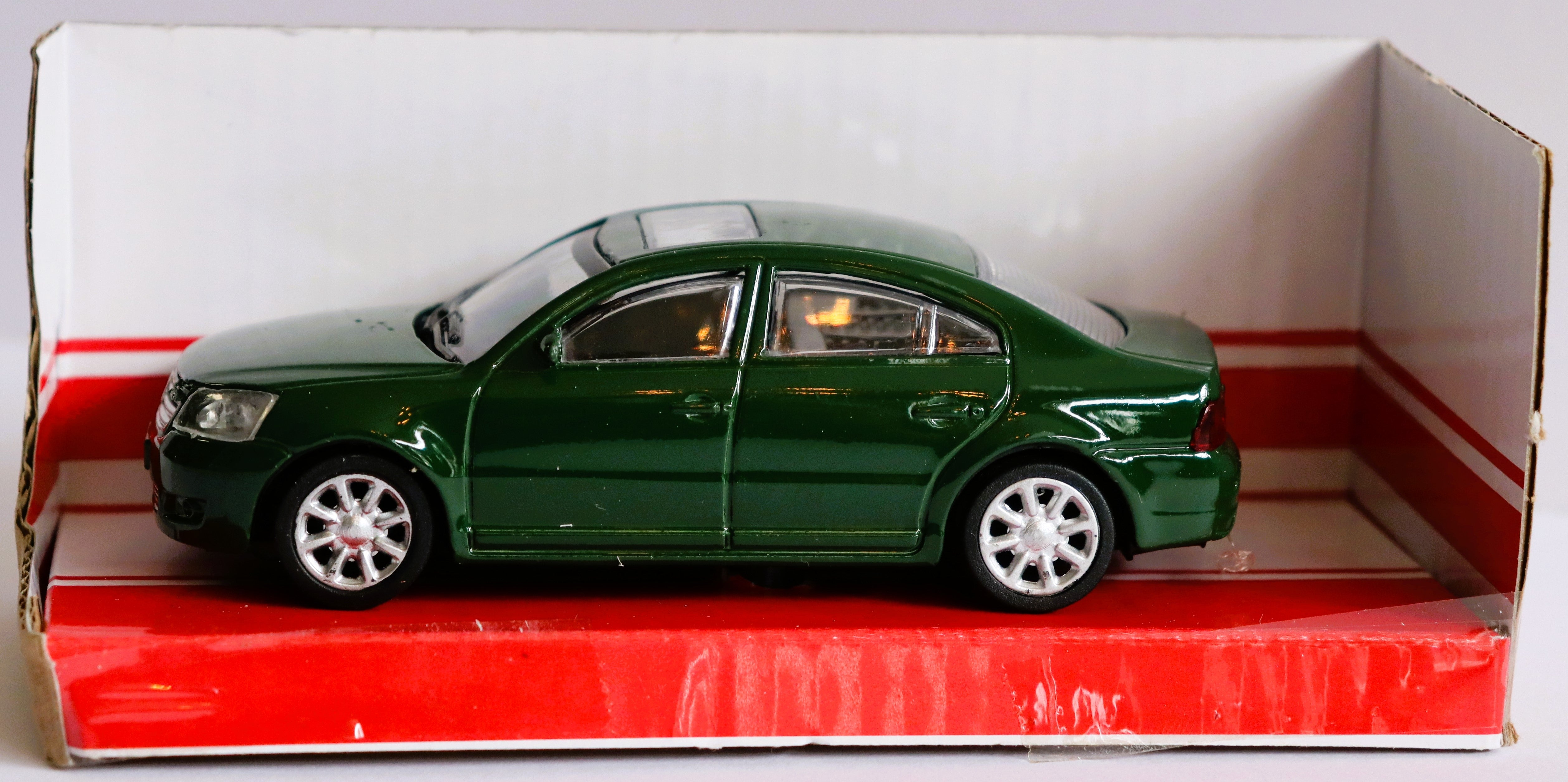 Volkswagen (Green) 1/48 Diecast Car