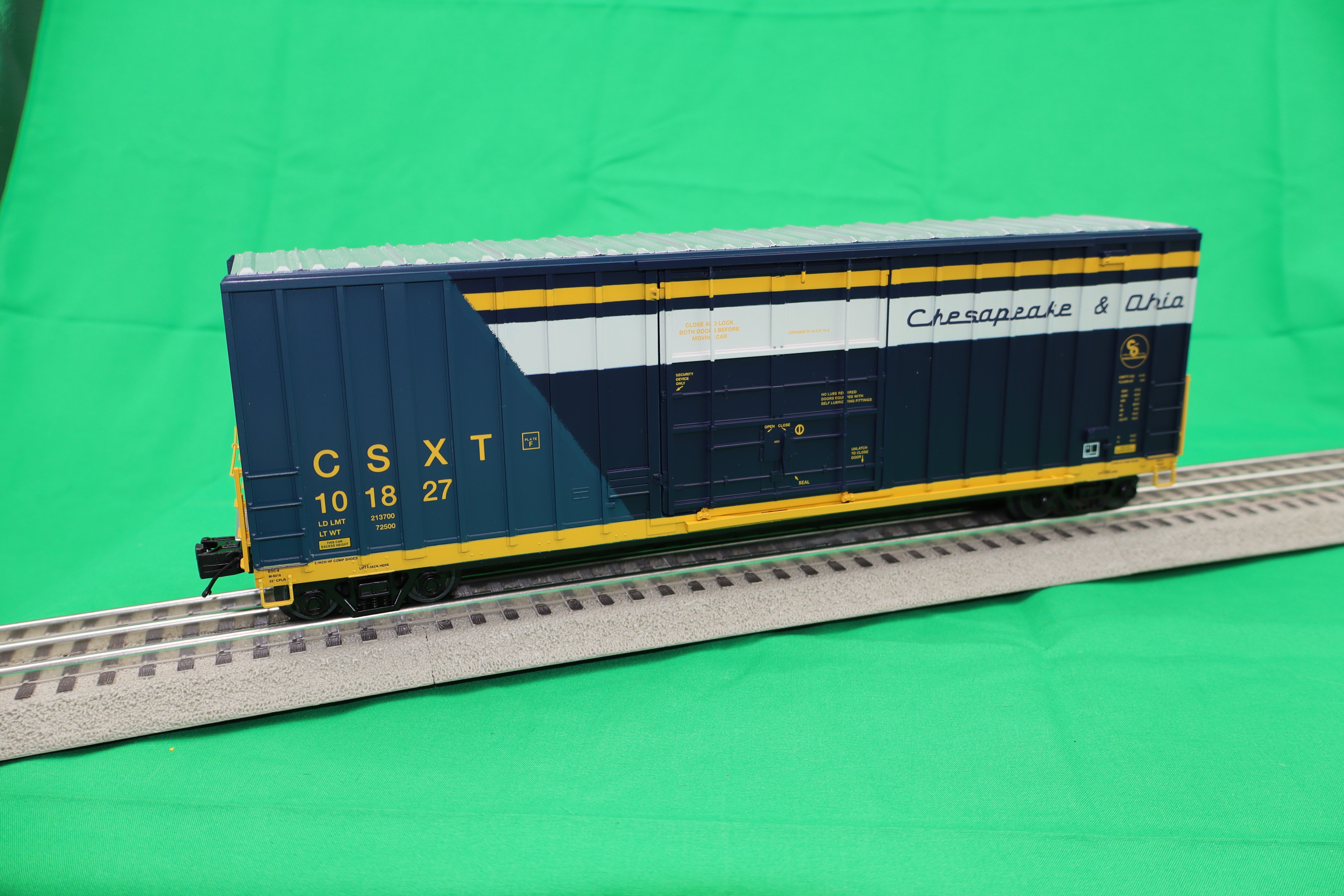 Atlas O 3002642 - Premier - 50' Gunderson High Cube Boxcar "CSX" (3-Car) 2-Rail