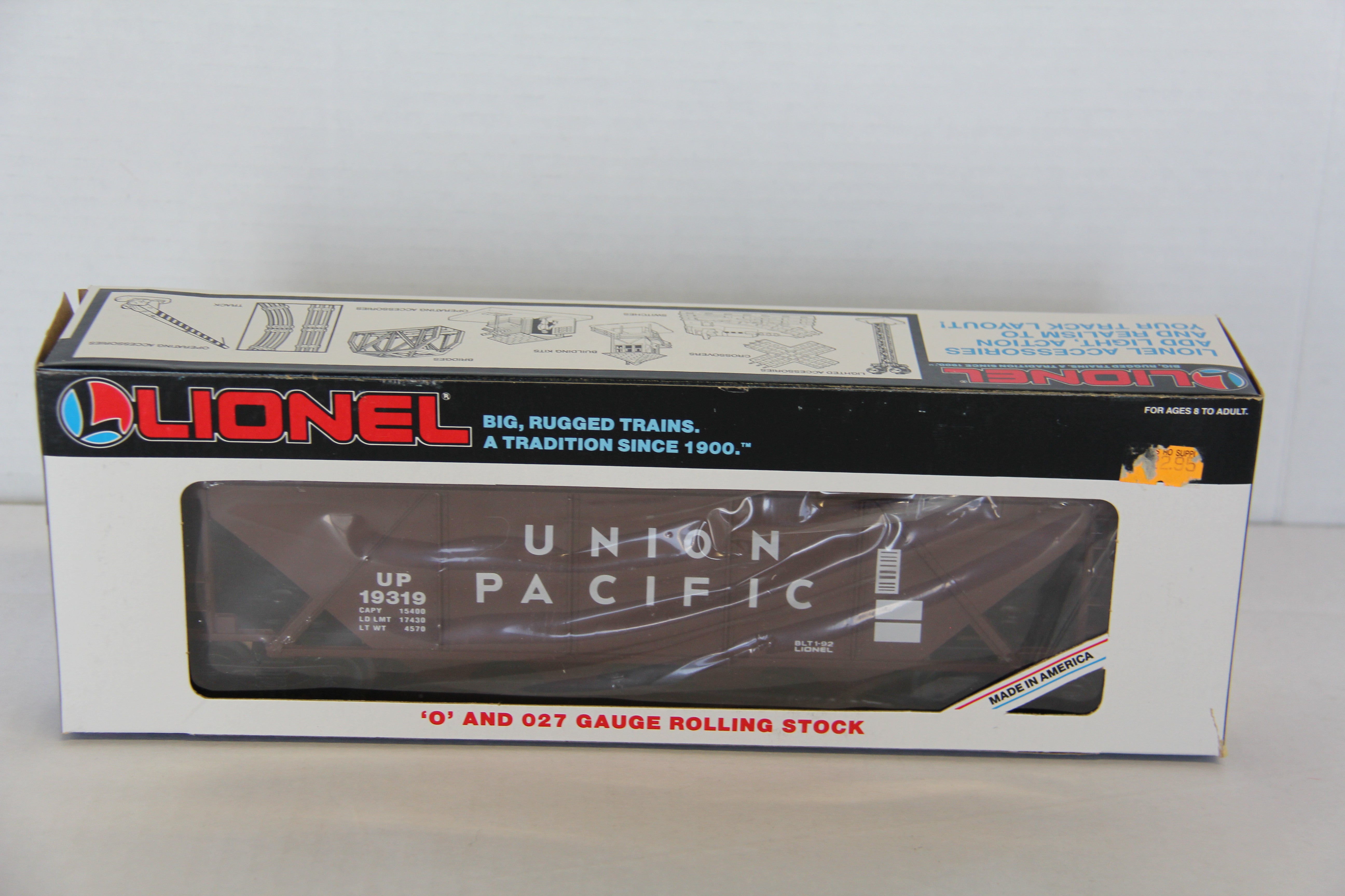 Lionel 6-19319 Union Pacific Four Bay Covered Hopper-Second hand-M7498