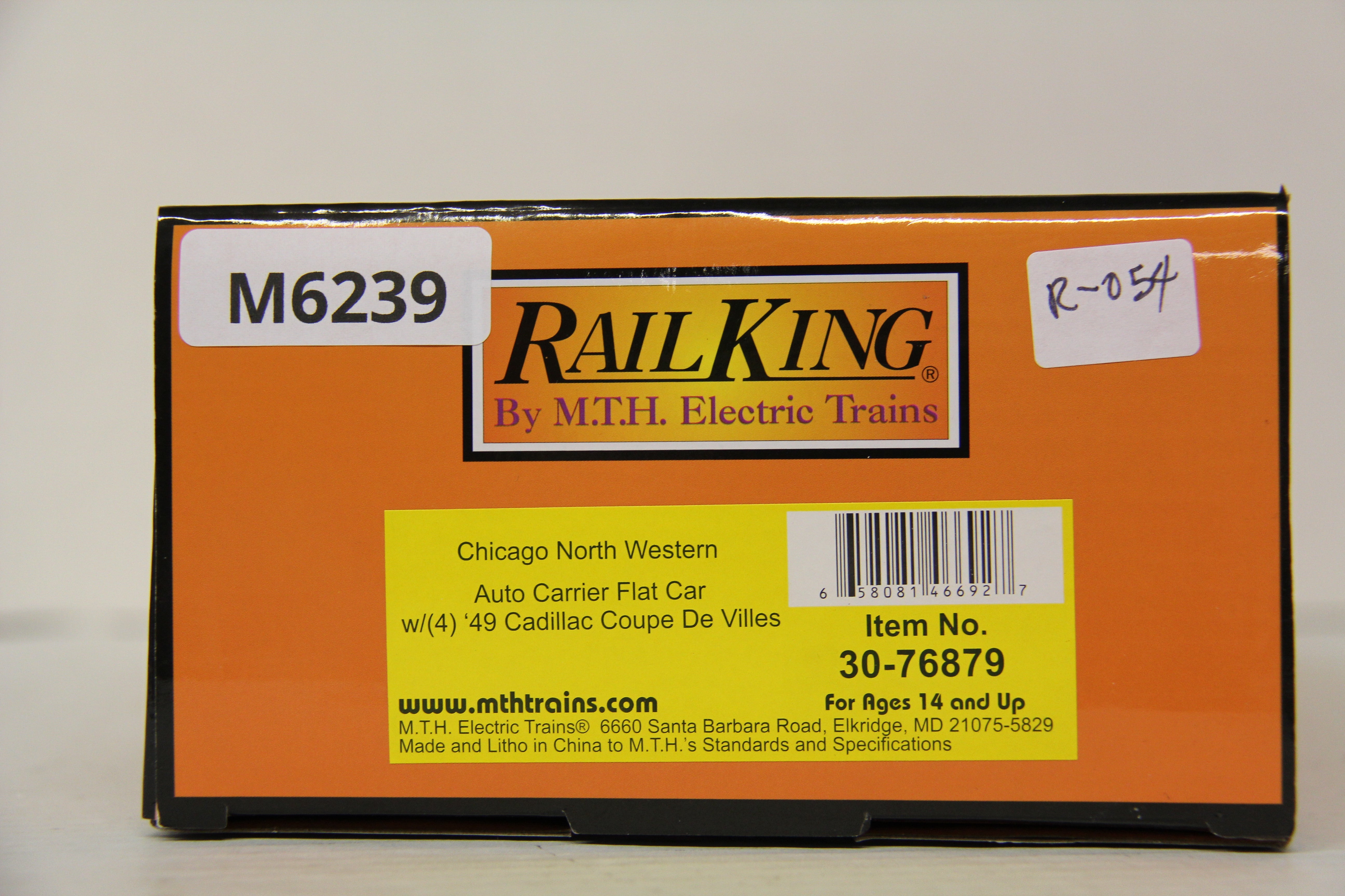 Rail King 30-76879 Chicago North Western Auto Carrier Flat Car w. (4) 1949 Cadillac Coupe de Villes-Second hand-M6239