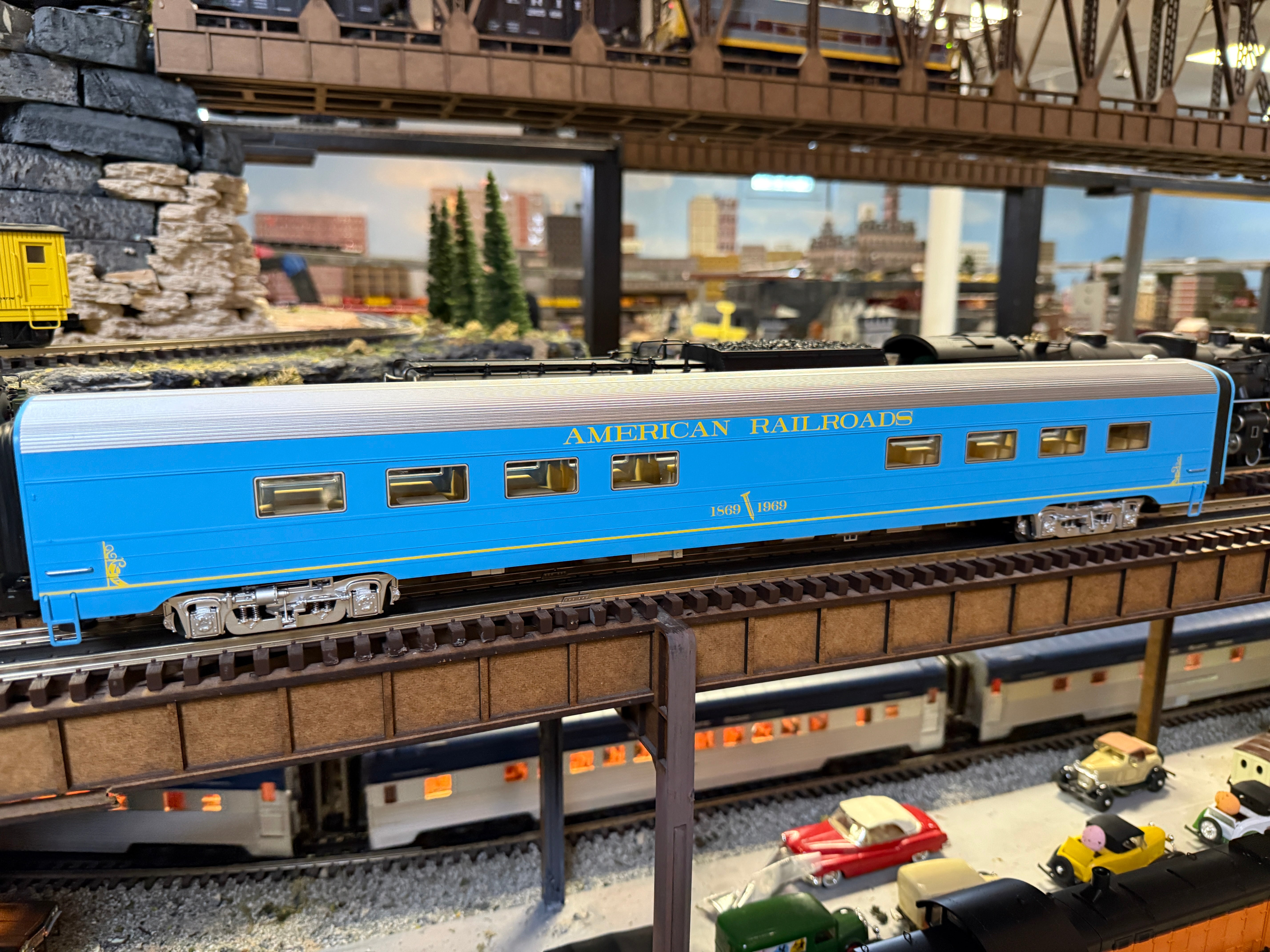Lionel Visionline GG1 Passenger Set - American Railroads - GG1 and 11 cars - from MrMuffin'sTrains Collection
