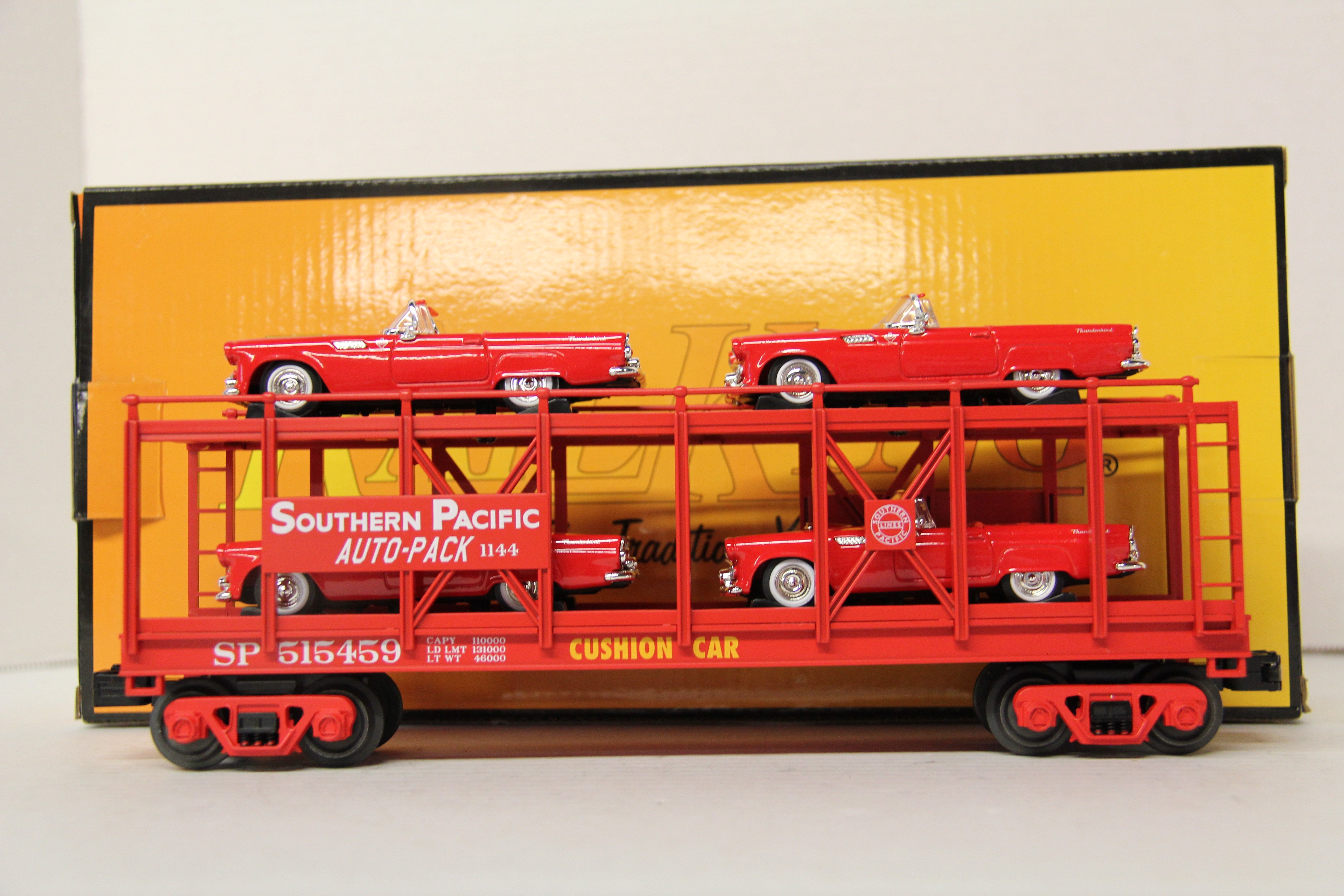 Rail King 30-76877 Southern Pacific Auto Carrier Flat Car w/ (4) 1955 Ford Thunderbirds-Second hand-M6242