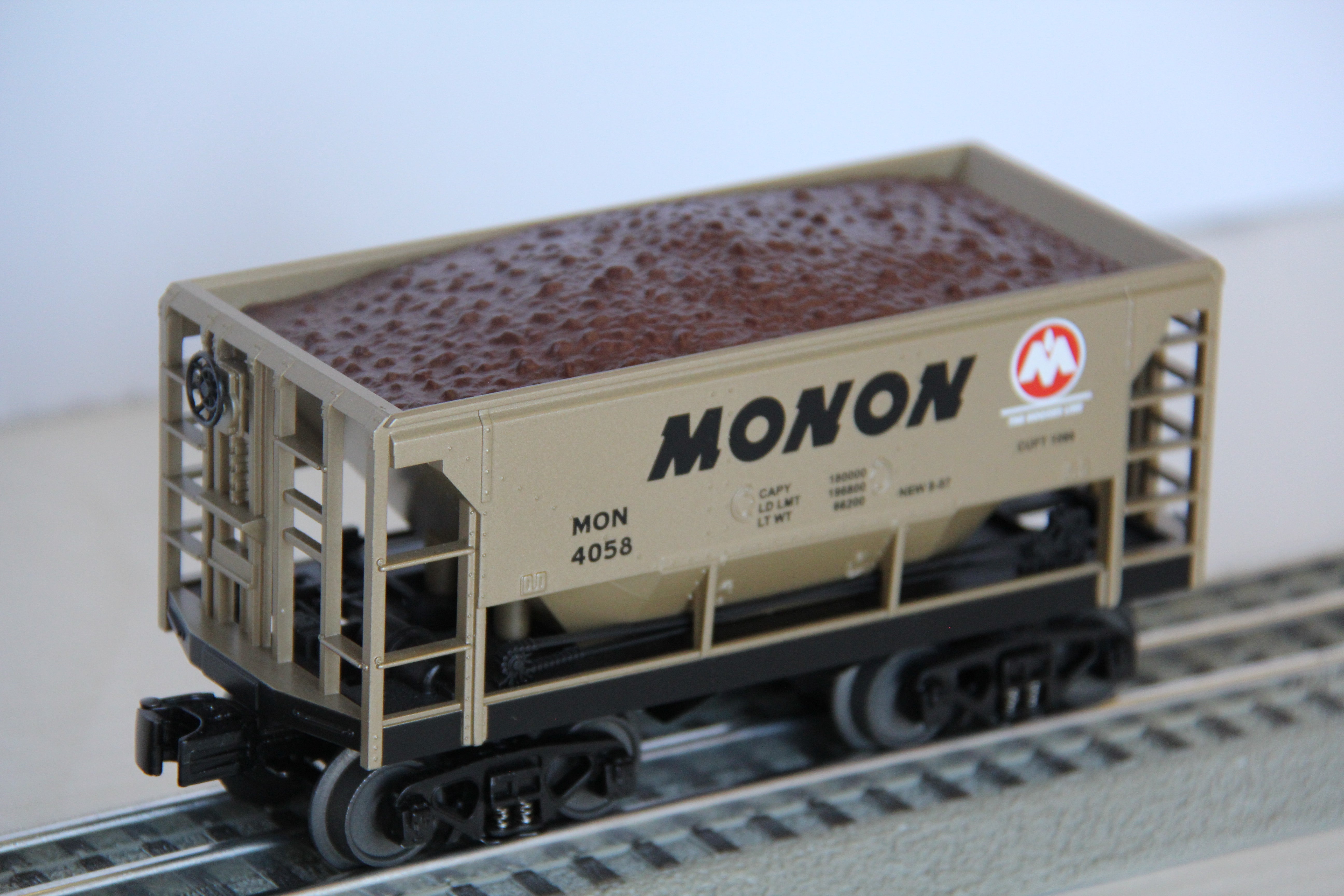 Rail King 30-75243 Monon Ore Car w/ Coal Load-Second hand-M4148