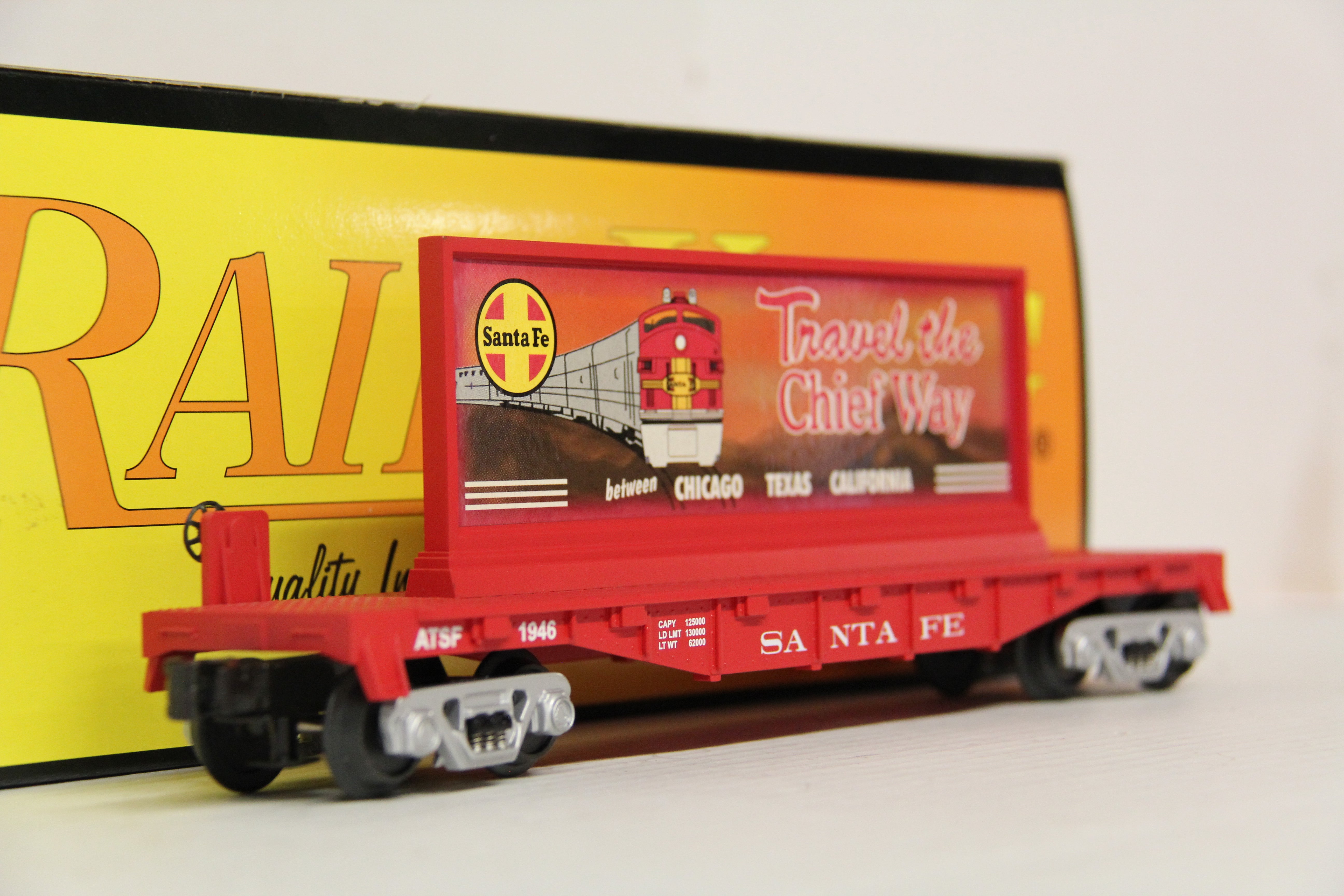 Rail King 30-76108 Santa Fe Flat Car w/ Bilboard-Second hand-M6254