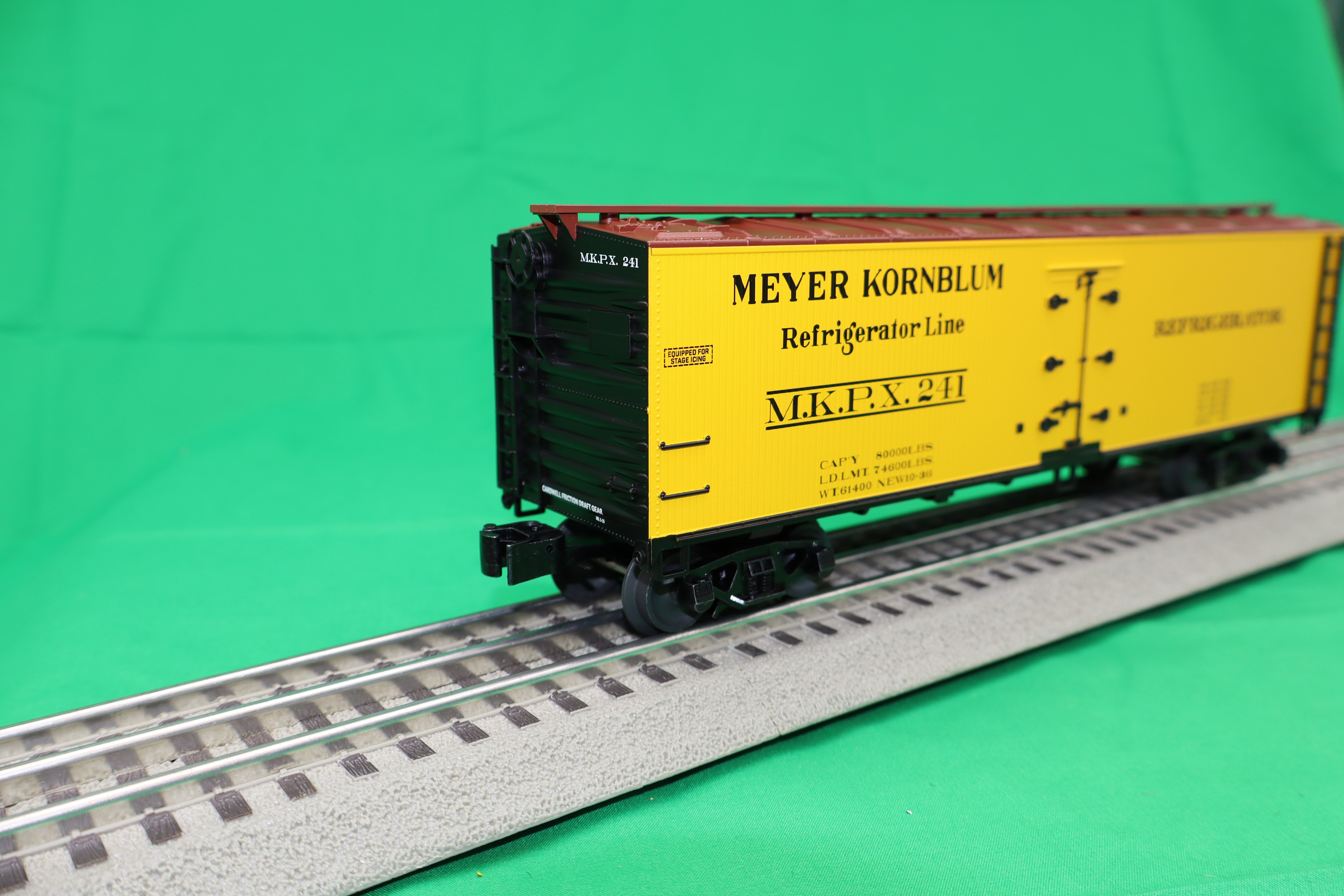 Lionel 2442221 - Woodside Reefer Car "Meyer Kornblum" #241