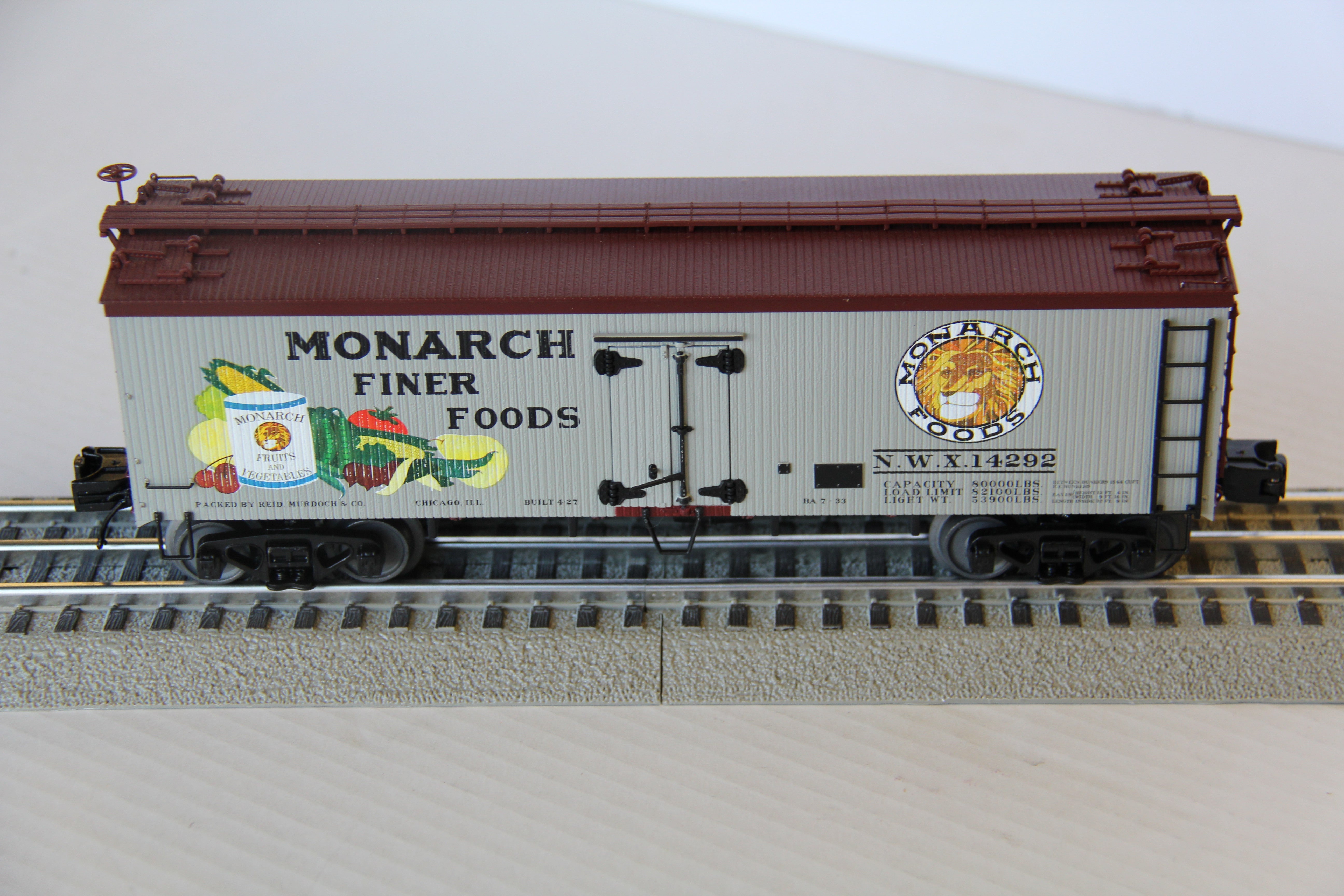 MTH 20-94451 Monarch Foods 36' Woodsided Reefer Car-Second hand-M4157
