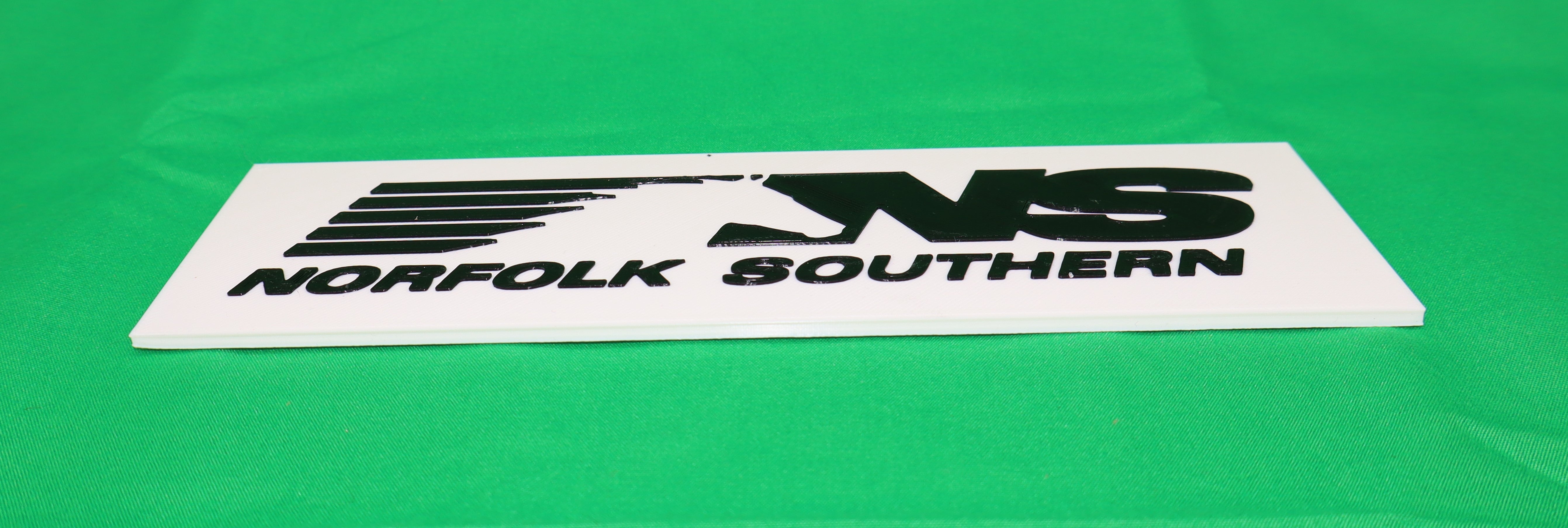 Trackside 3D #19 - 3D Printed Railroad Signs "Norfolk Southern"