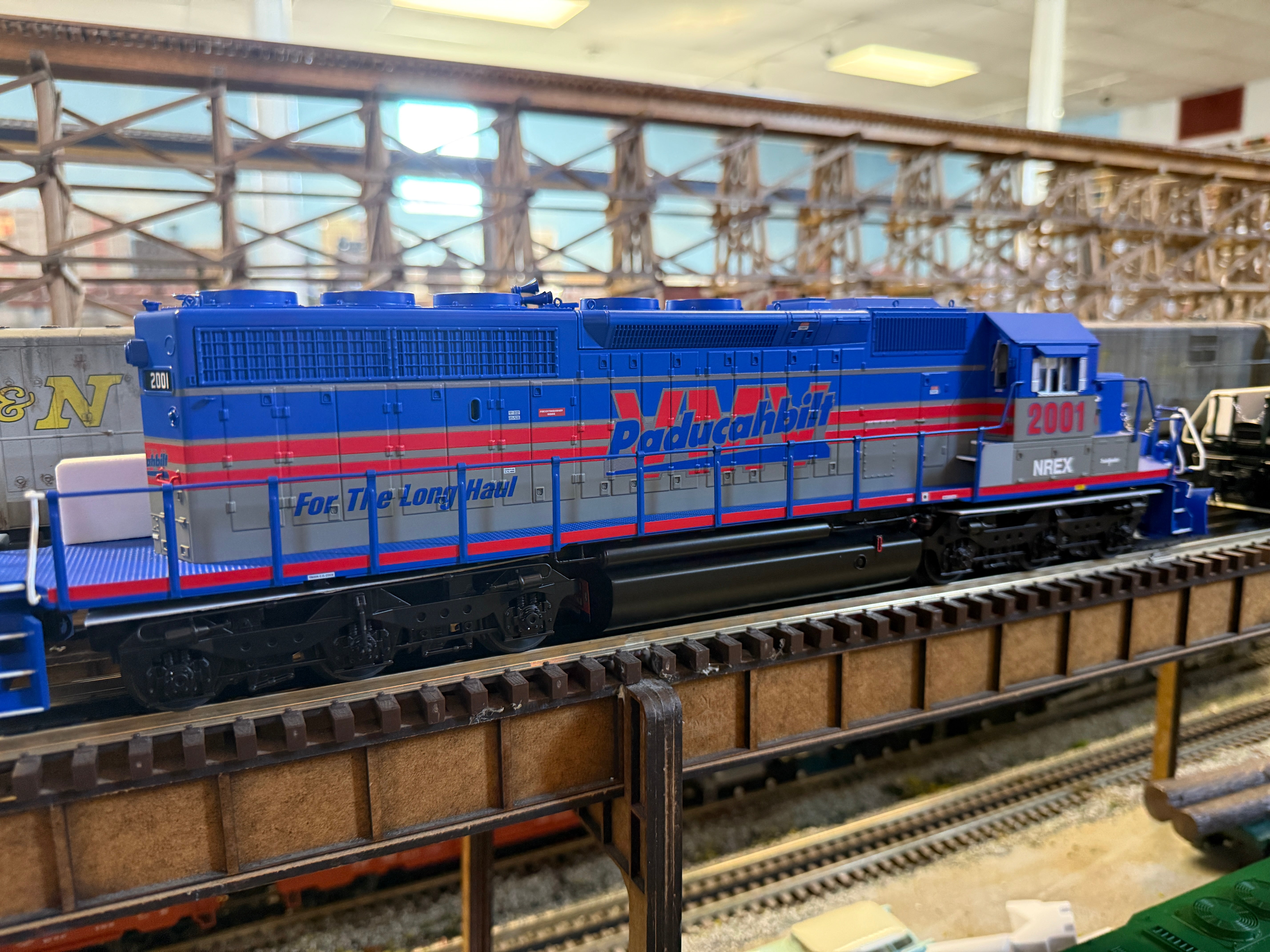 Lionel 2533520 - Legacy SD40-2 Diesel Locomotive "VMV" #2001
