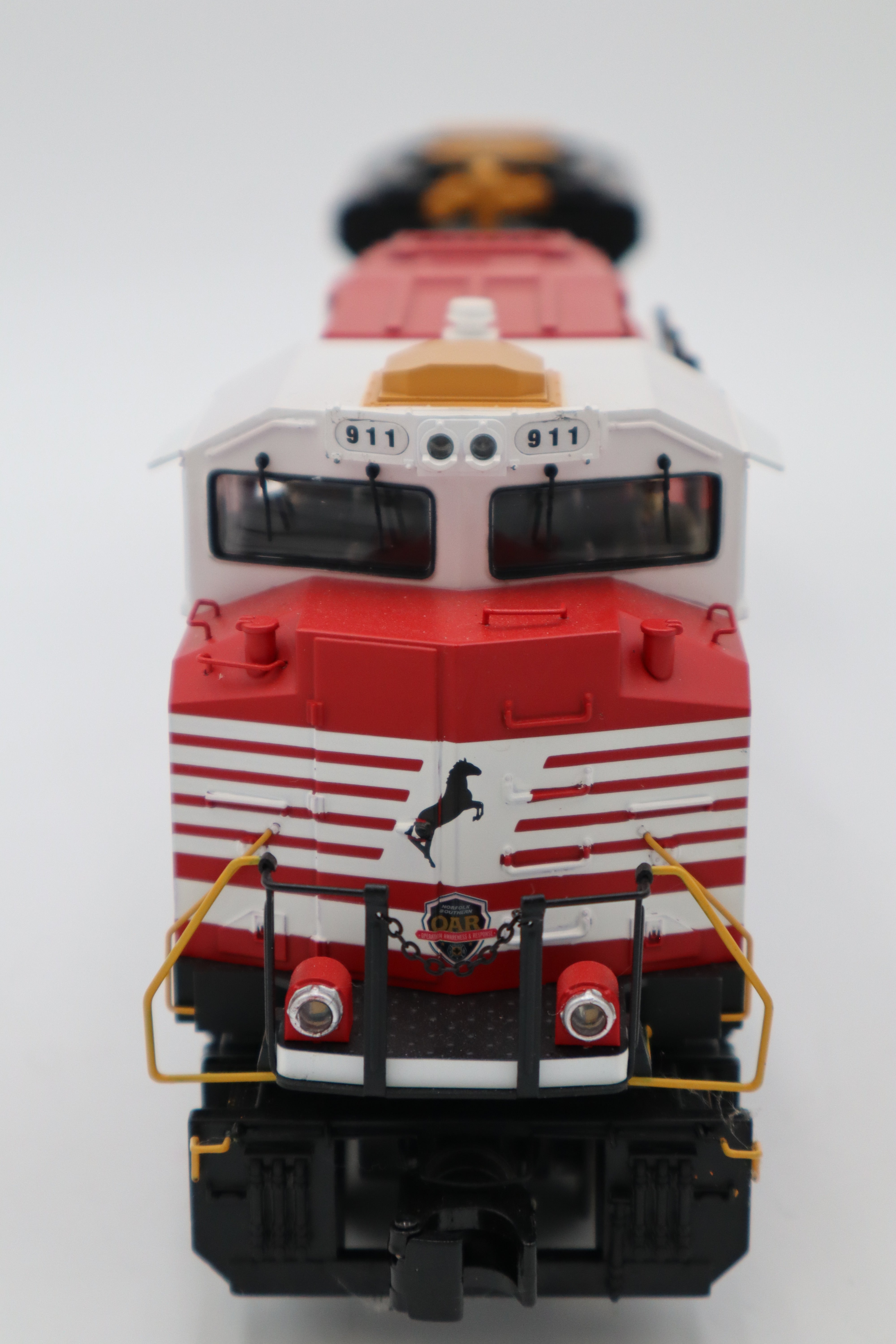 Rail King 30-20361-1e Norfolk Southern First Responders SD70ACe Imperial Diesel Engine & Rail King 30-20361a Norfolk Southern First Responders Bay Window Caboose-Second hand-M8451