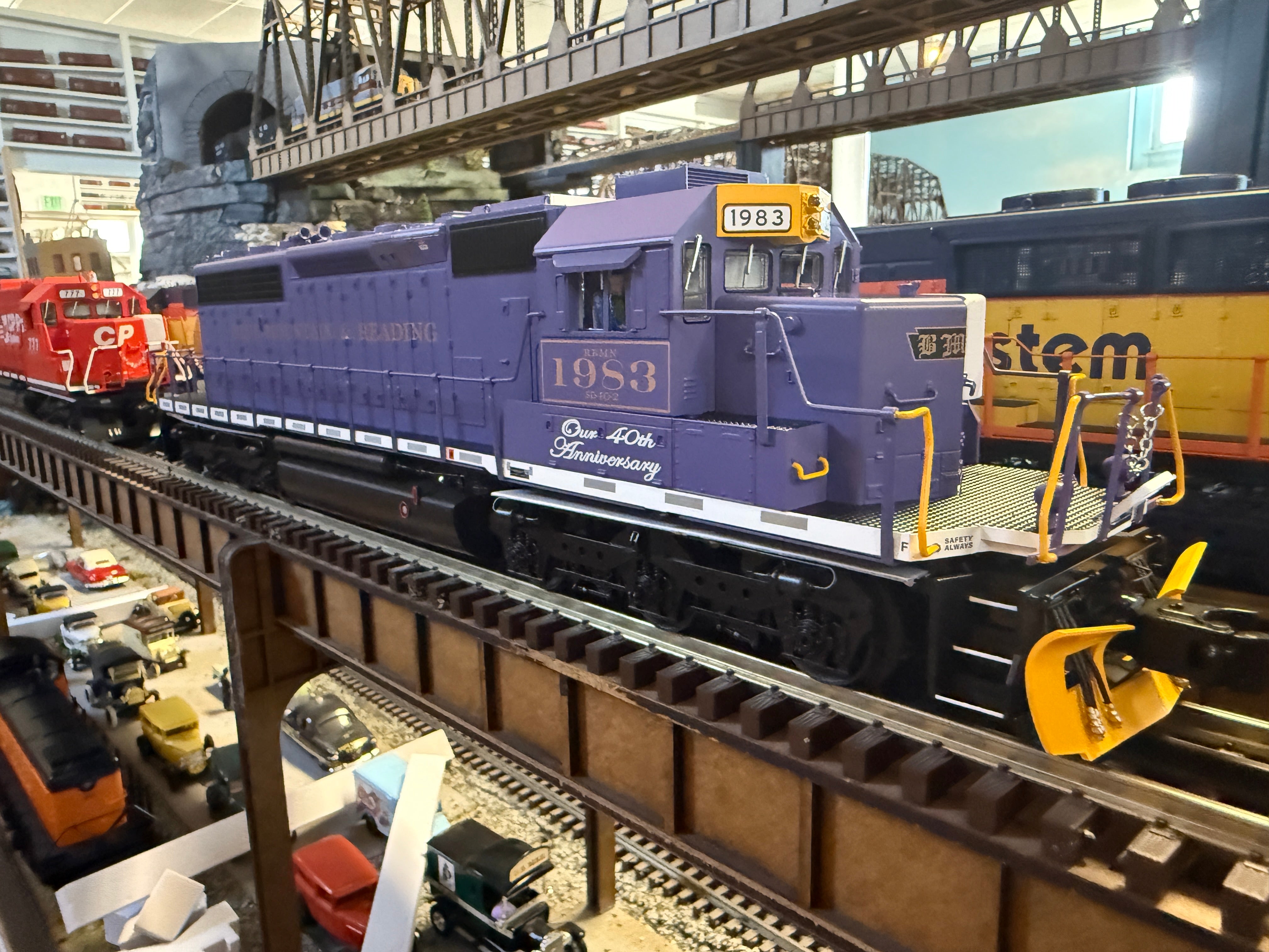 Lionel 2533420 - Legacy SD40-2 Diesel Locomotive "Reading & Northern" #1983