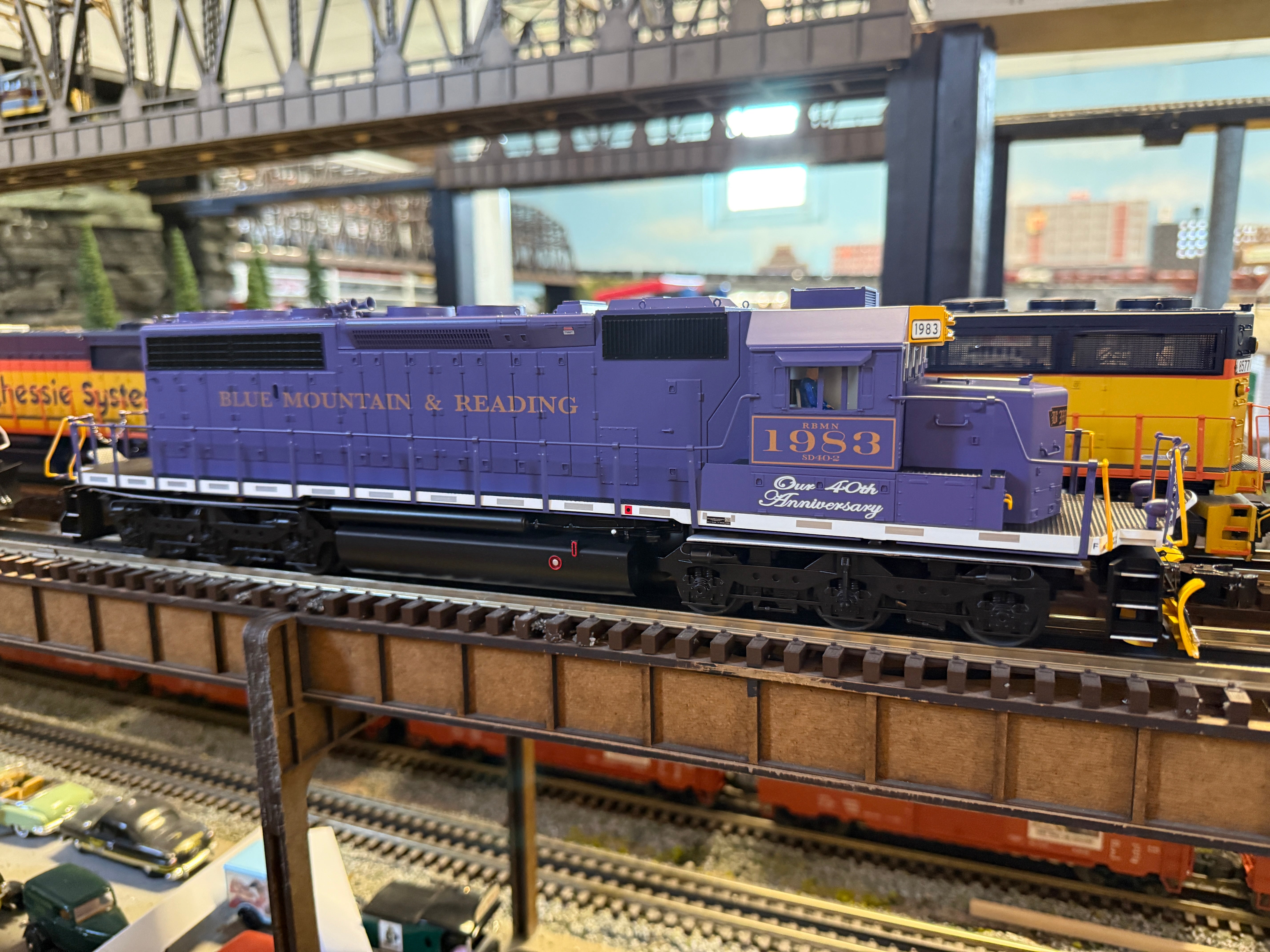 Lionel 2533420 - Legacy SD40-2 Diesel Locomotive "Reading & Northern" #1983