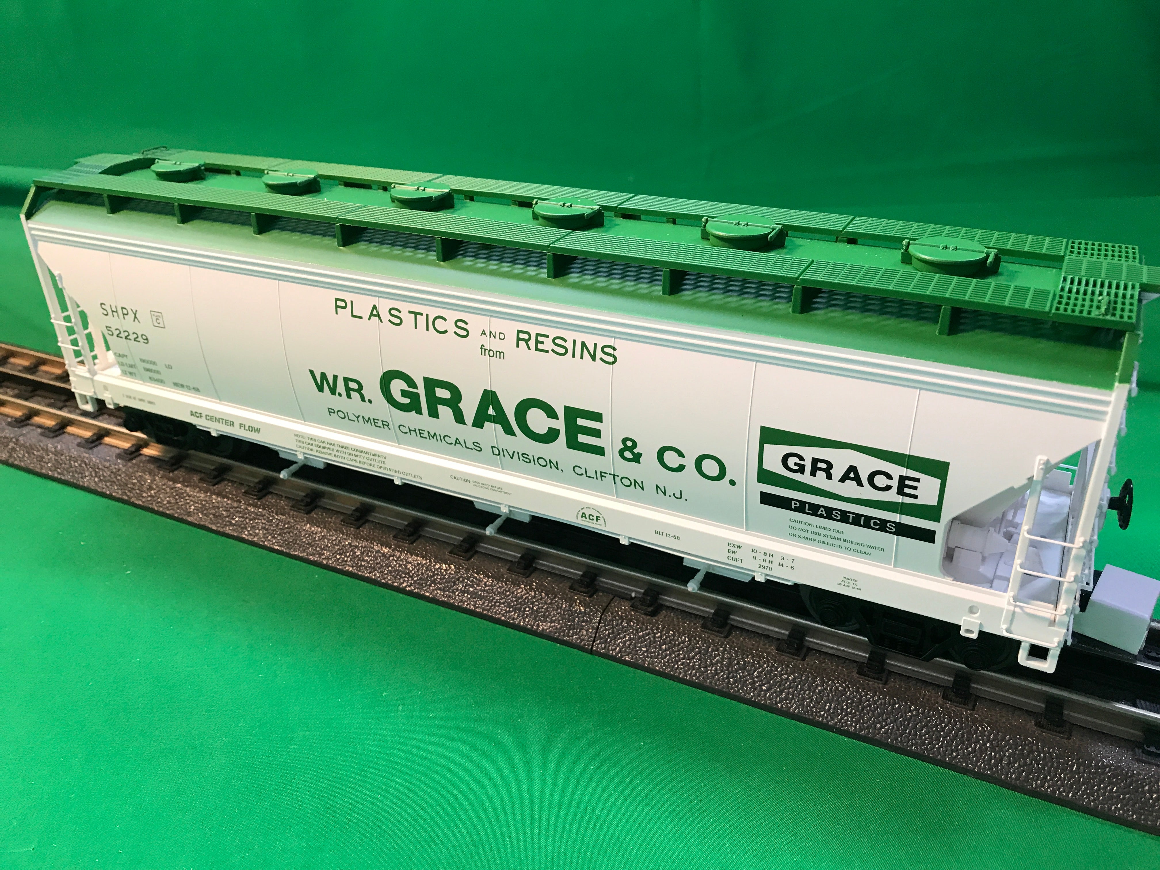 MTH 20-97898 W.R Grace & Company 3-Bay Centerflow Hopper-2 Car Set-Second hand-M5461