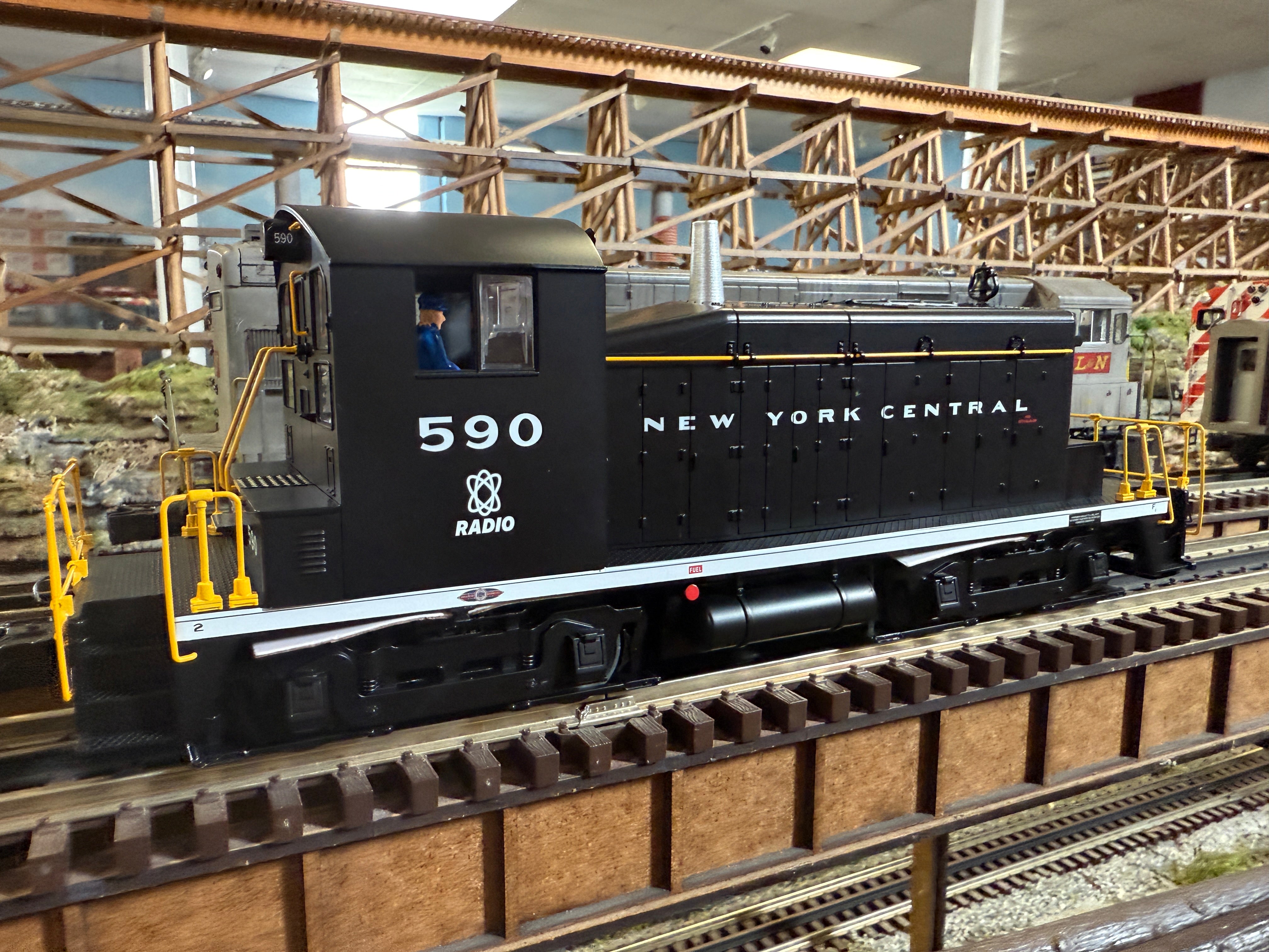 Lionel 2533360 - Legacy SW1 Diesel Locomotive "New York Central" #590