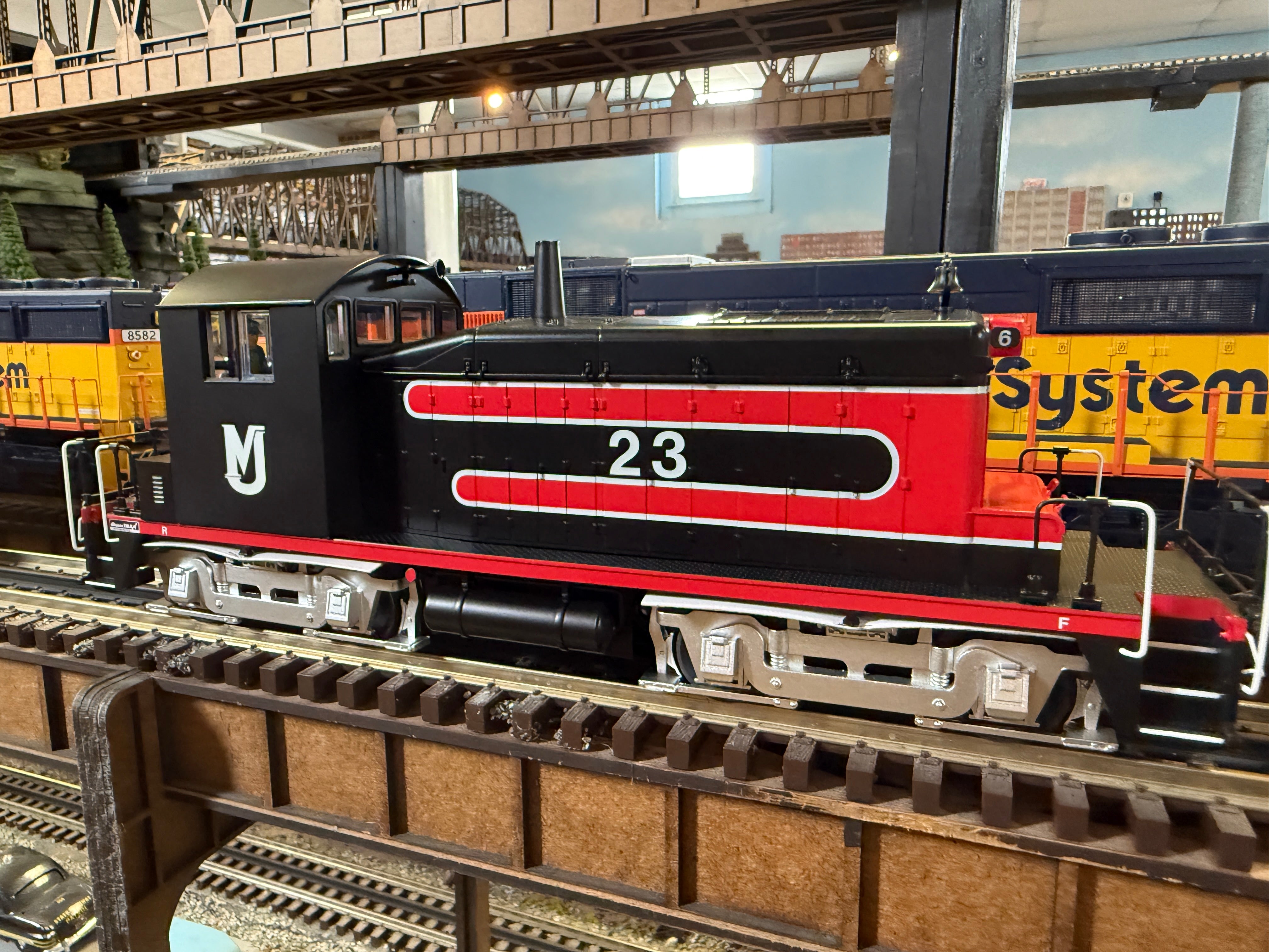 Lionel 2533350 - Legacy SW1 Diesel Locomotive "Manufacturers Jct" #23