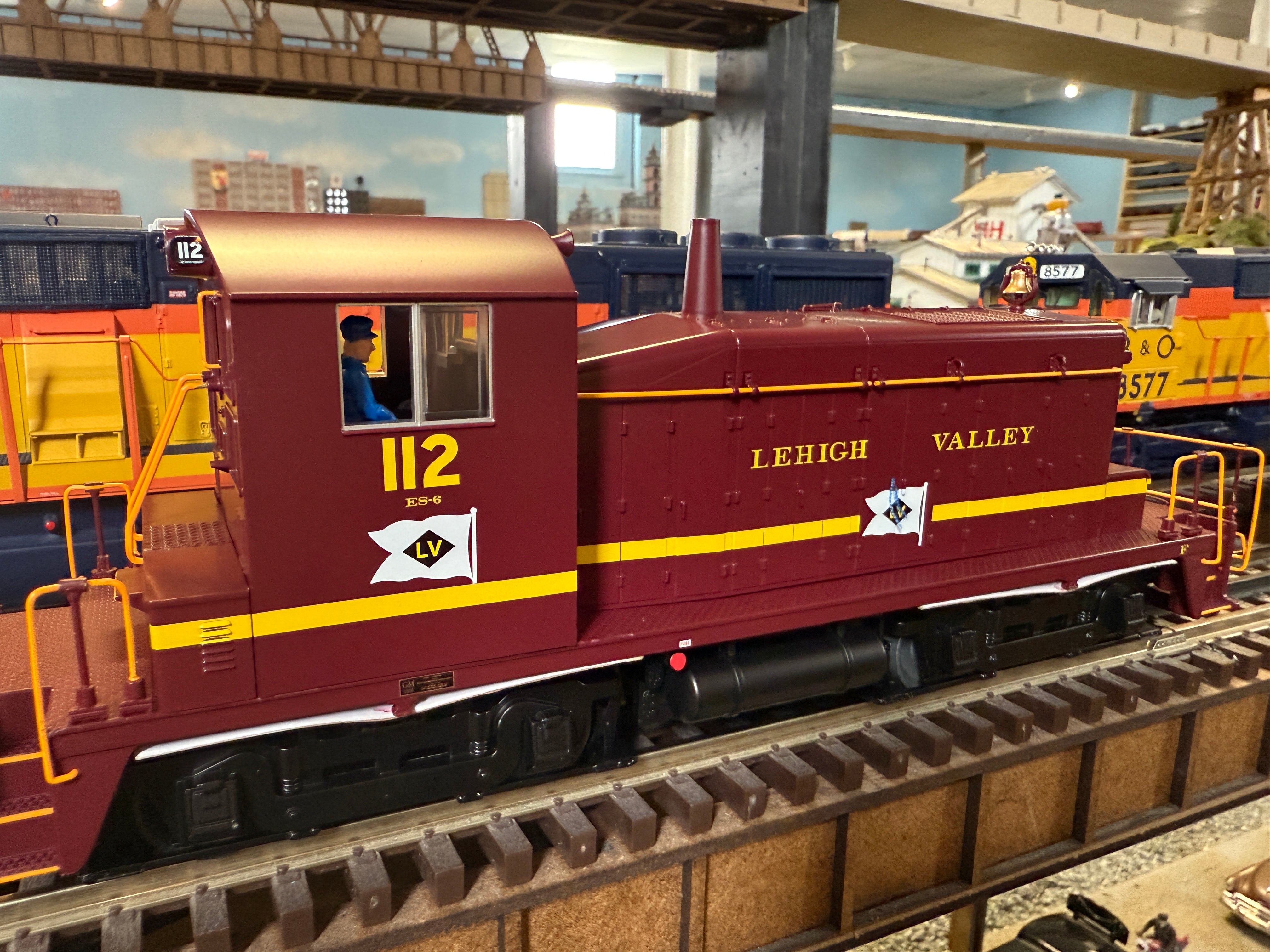 Lionel 2533370 - Legacy SW1 Diesel Locomotive "Lehigh Valley" #112