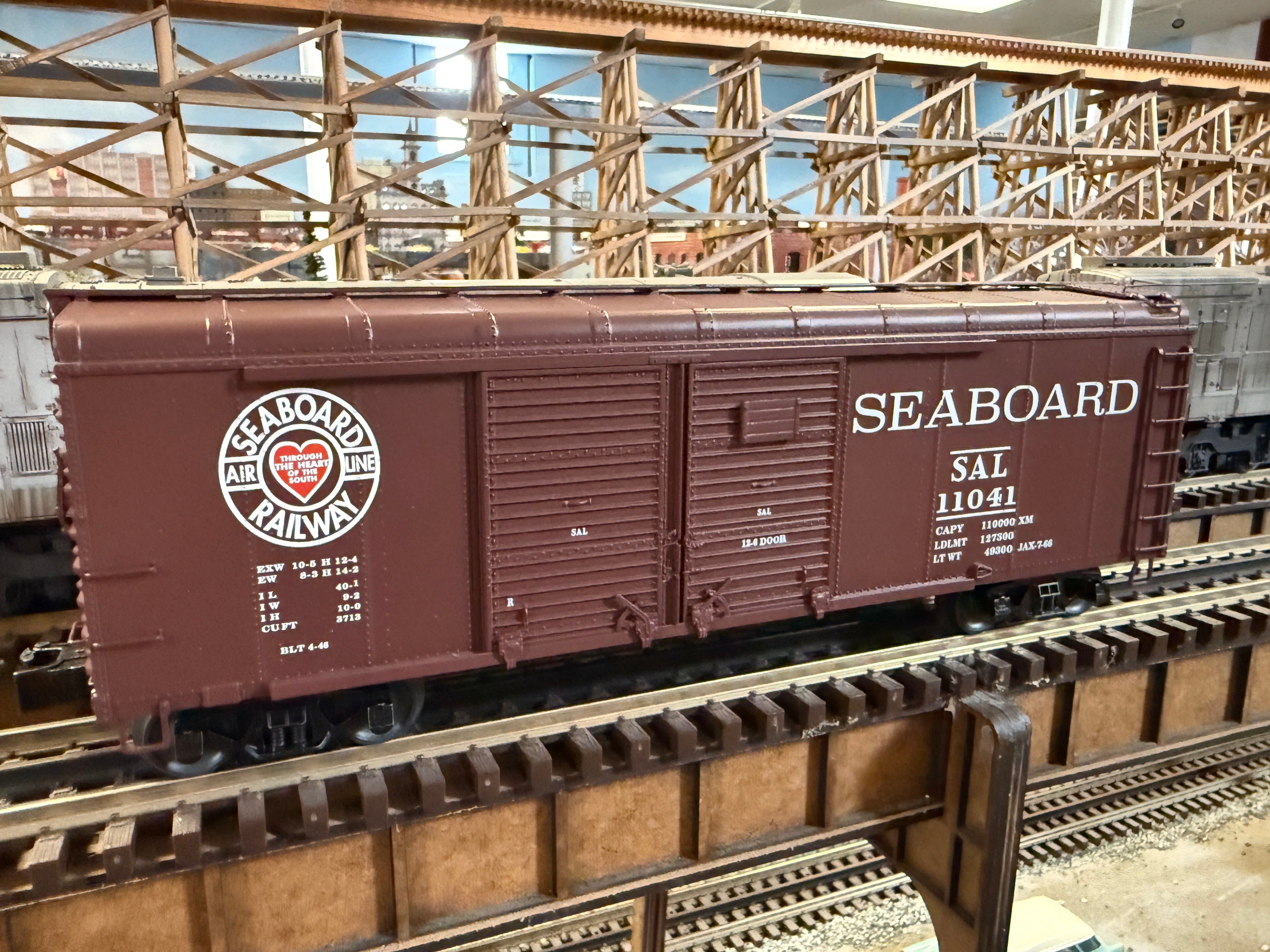 Lionel 2526161DMG - X31 Boxcar "Seaboard" #11041 - Damaged Packaging