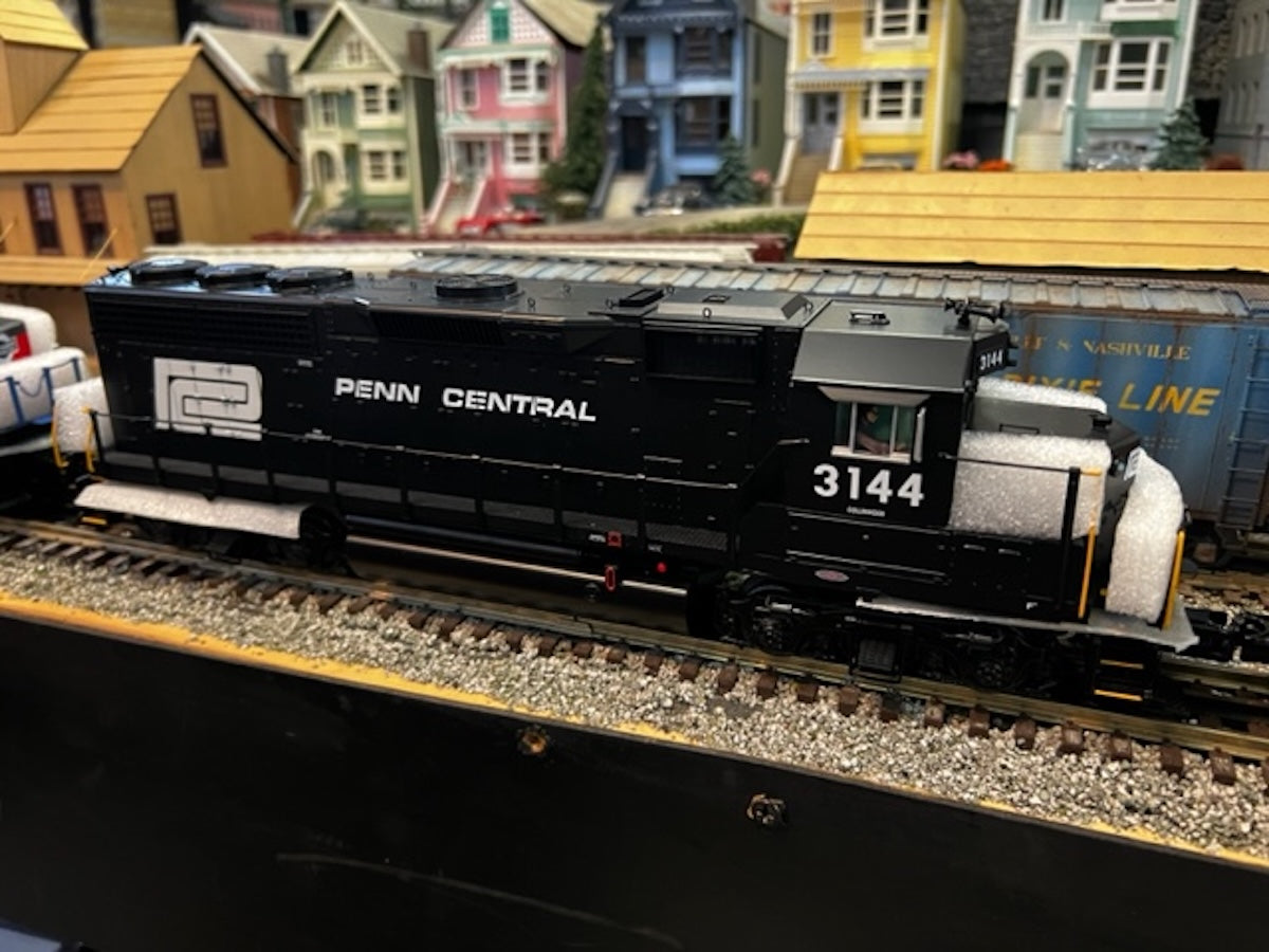 Atlas O 30138022 - Premier - GP40 Diesel Locomotive "Penn Central" w/ PS3 #3166