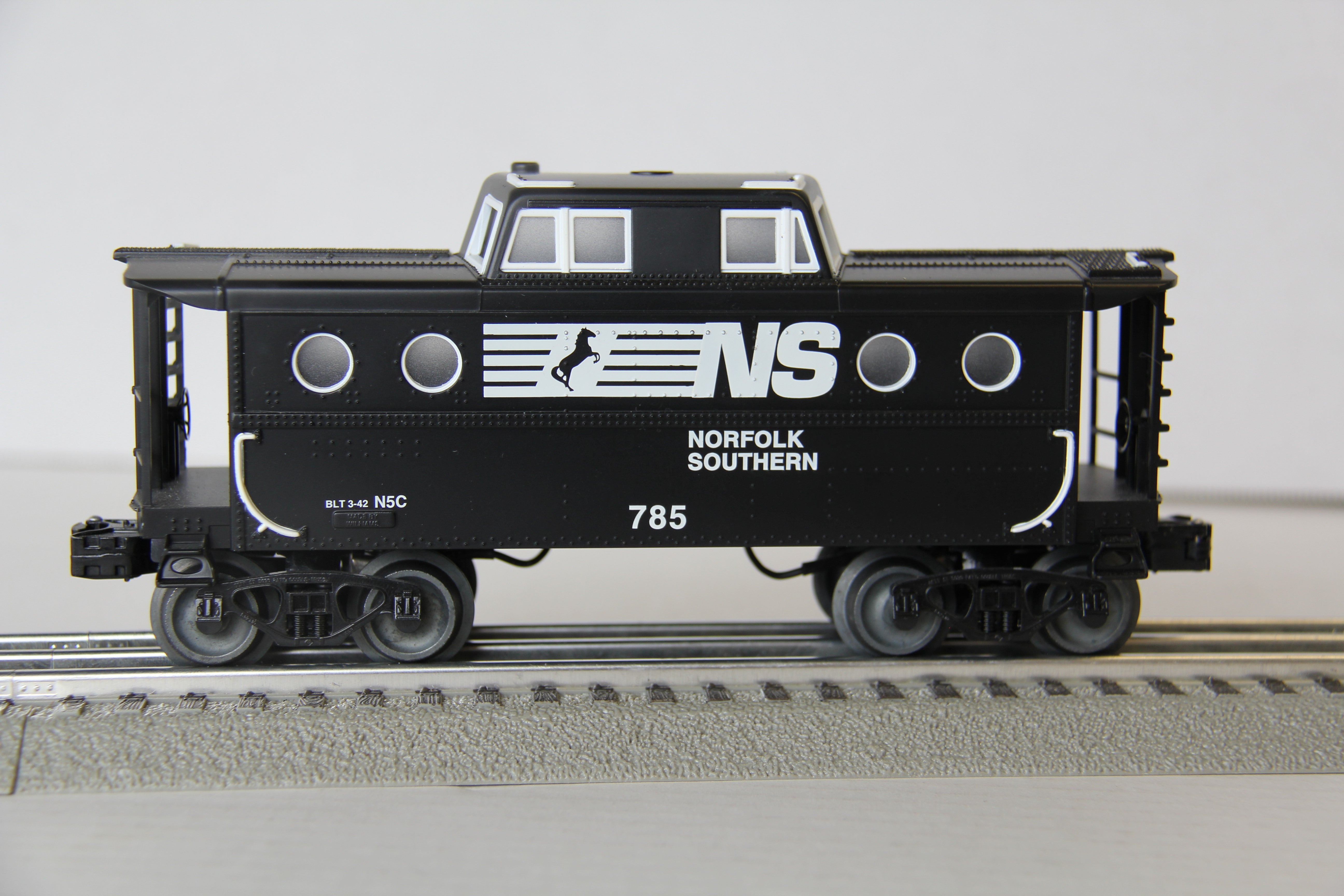 Williams Cab 132 Norfolk Southern Porthole Caboose-Second hand-M4176