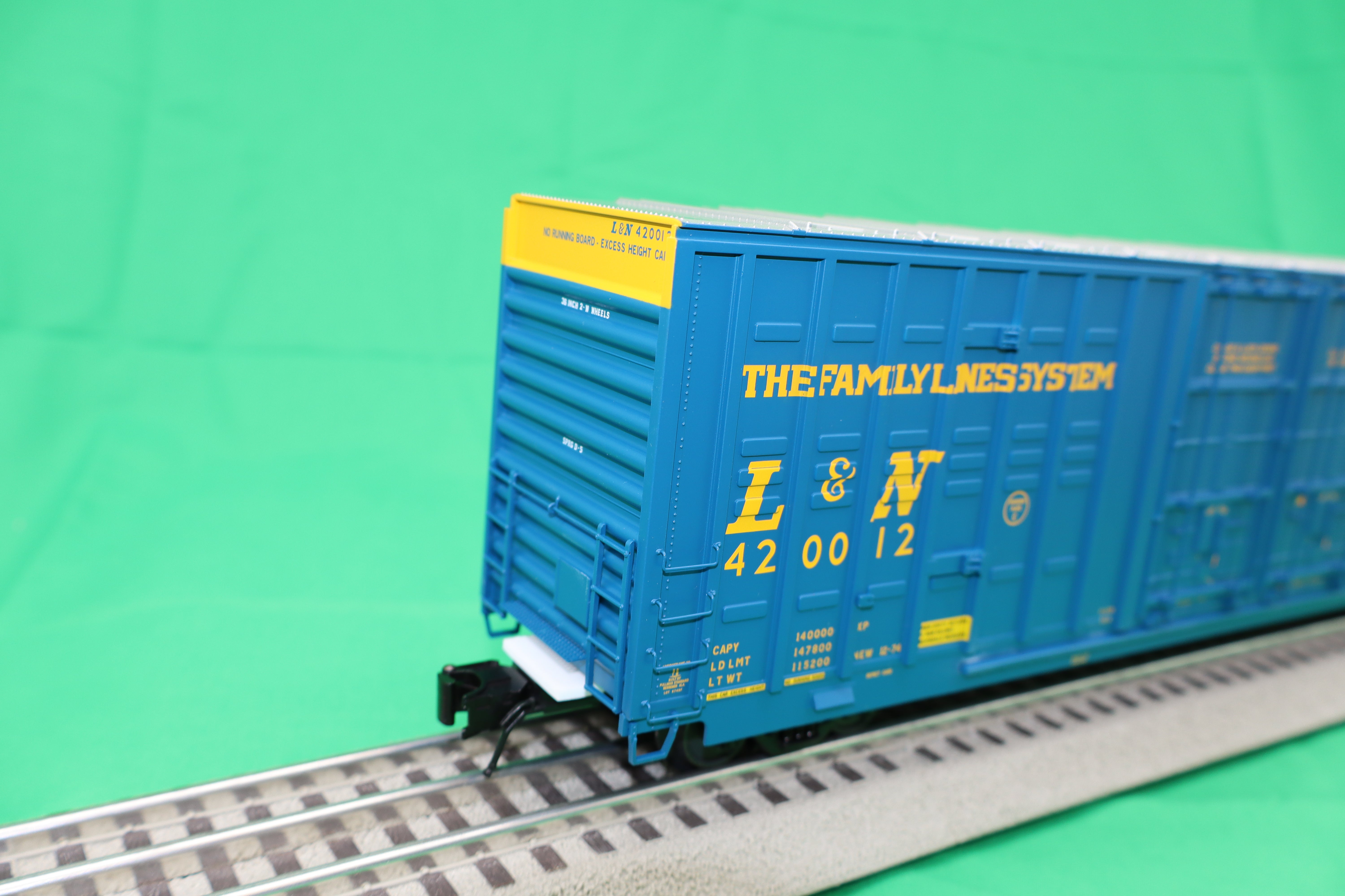 Atlas O 3001449 - Master - Berwick 60' Hy-Cube Boxcar "Louisville & Nashville"