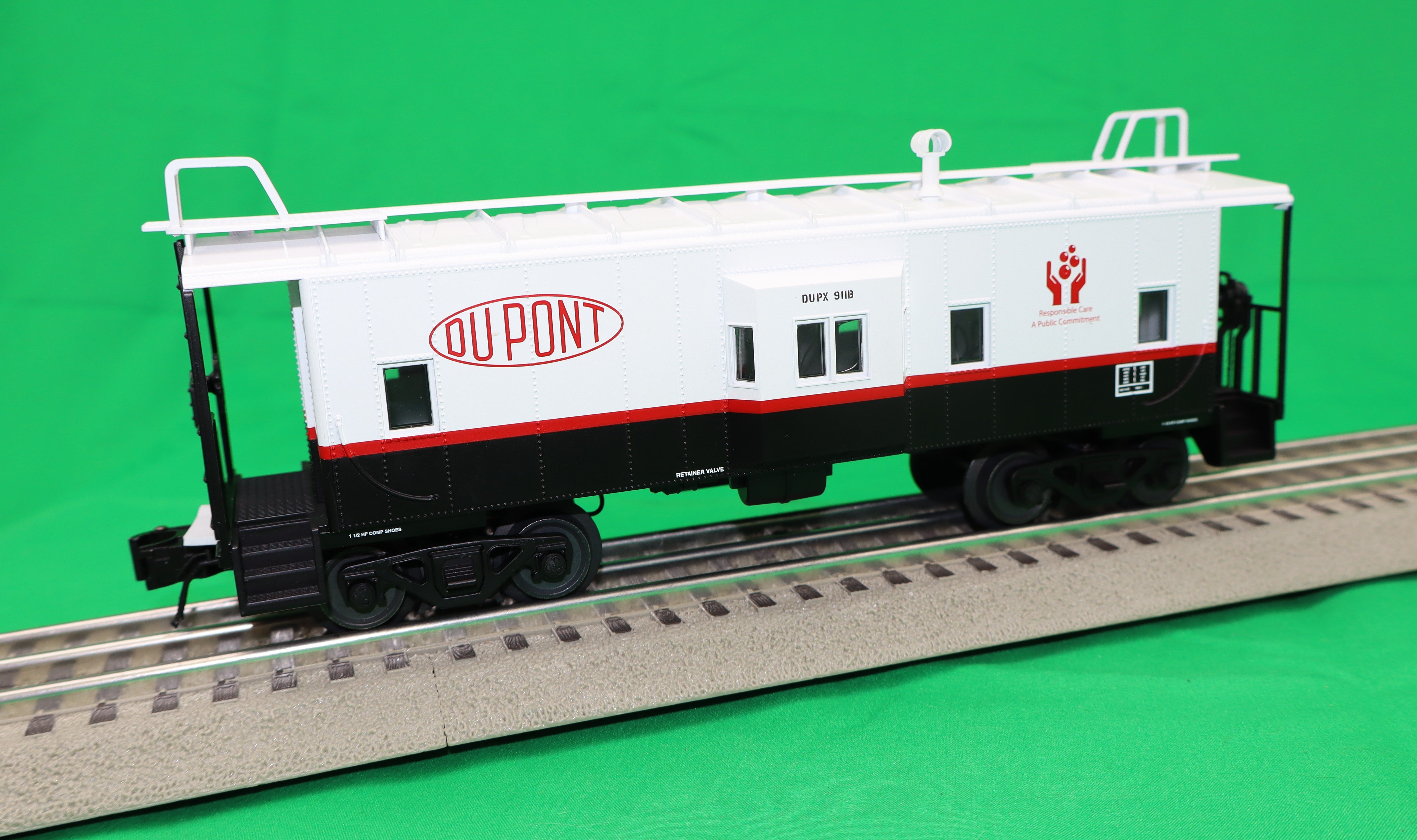 Atlas O 2001229 - Trainman - Bay Window Caboose "Dupont" #911B