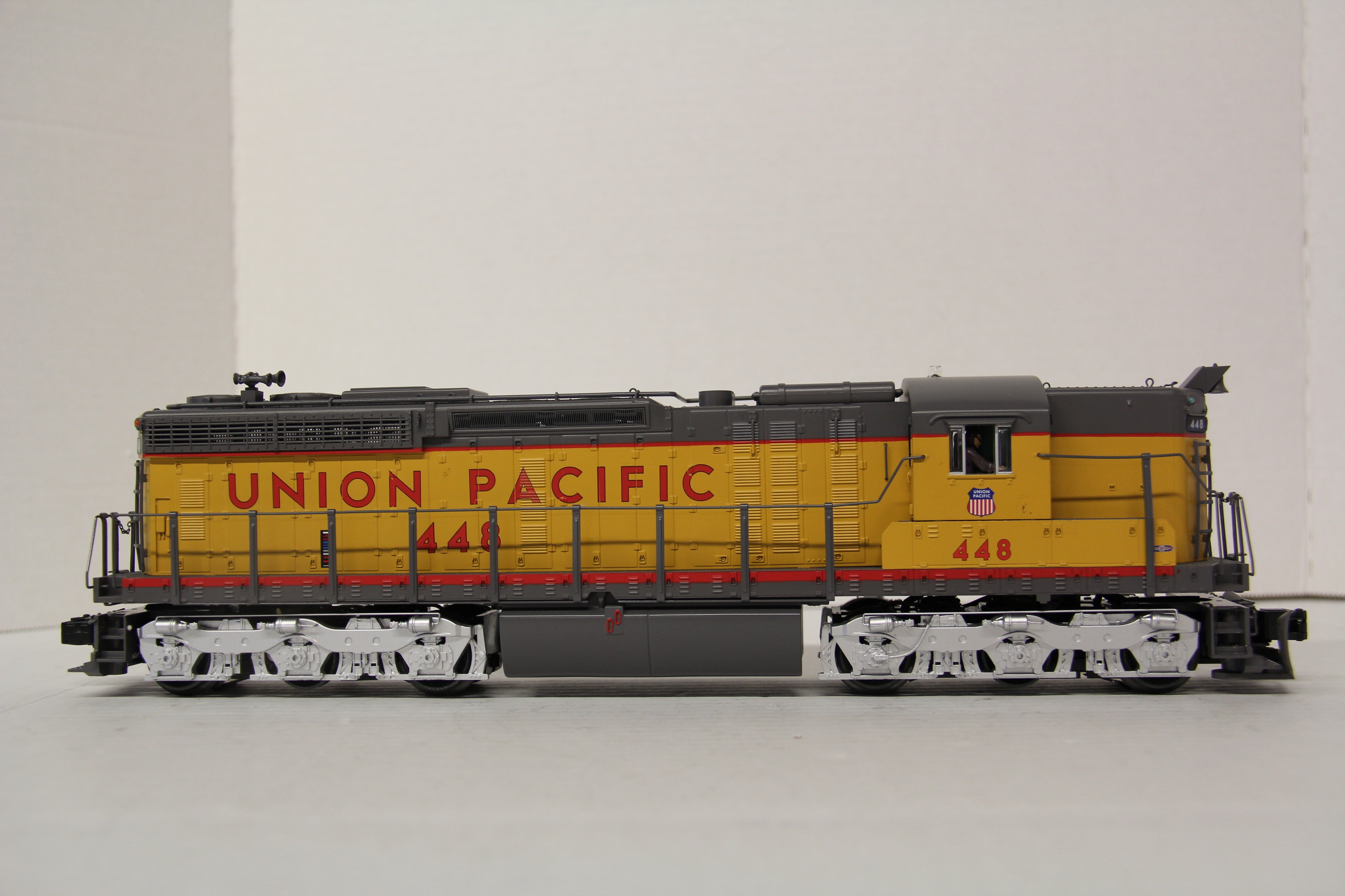MTH 20-21327-1 Union Pacific SD24 Diesel Engine #448-Second hand-M6156