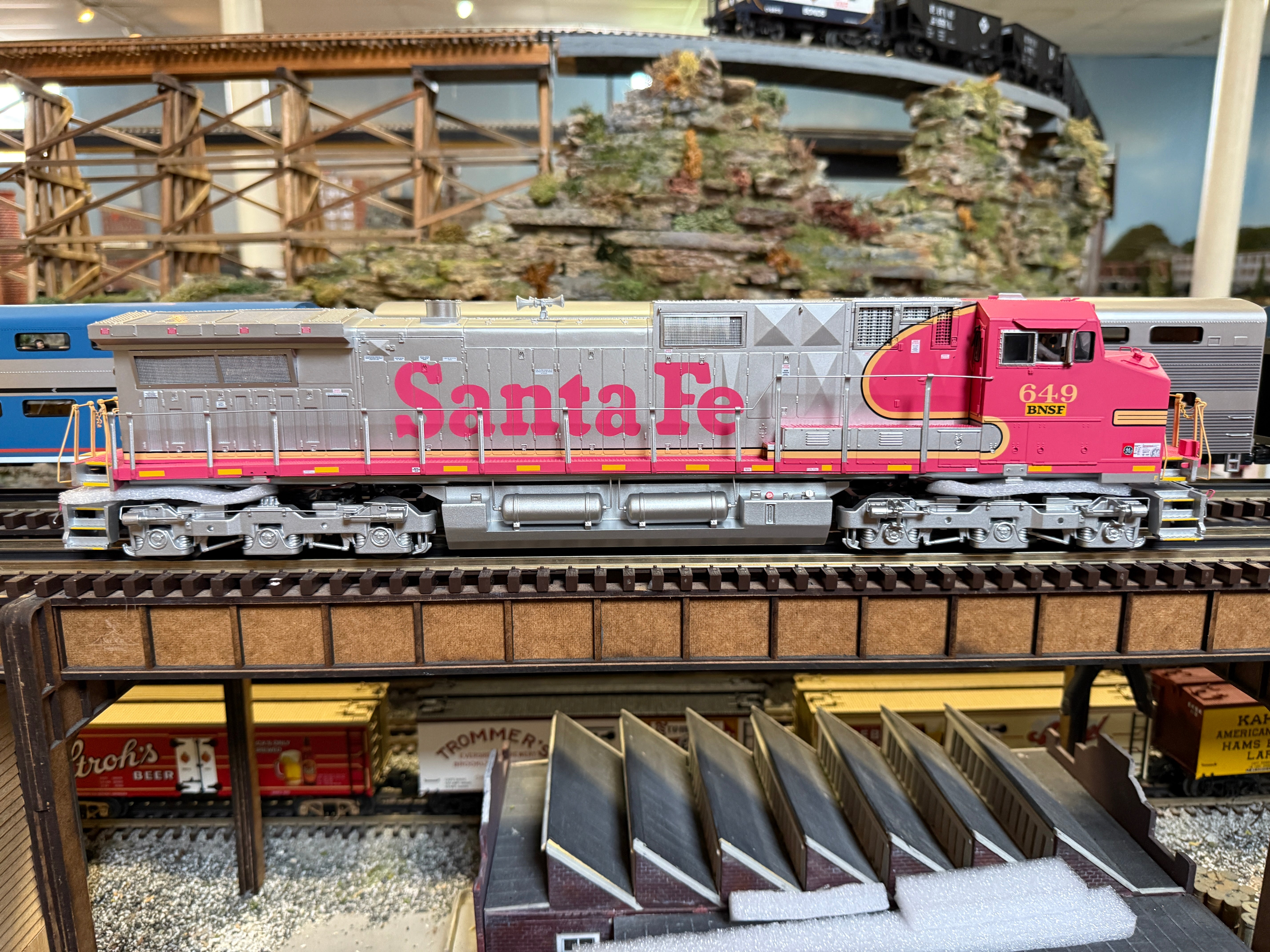Atlas O 30138373 - Premier - C44-9W Diesel Locomotive "BNSF" #649 (ex-Santa Fe Warbonnet Patch)