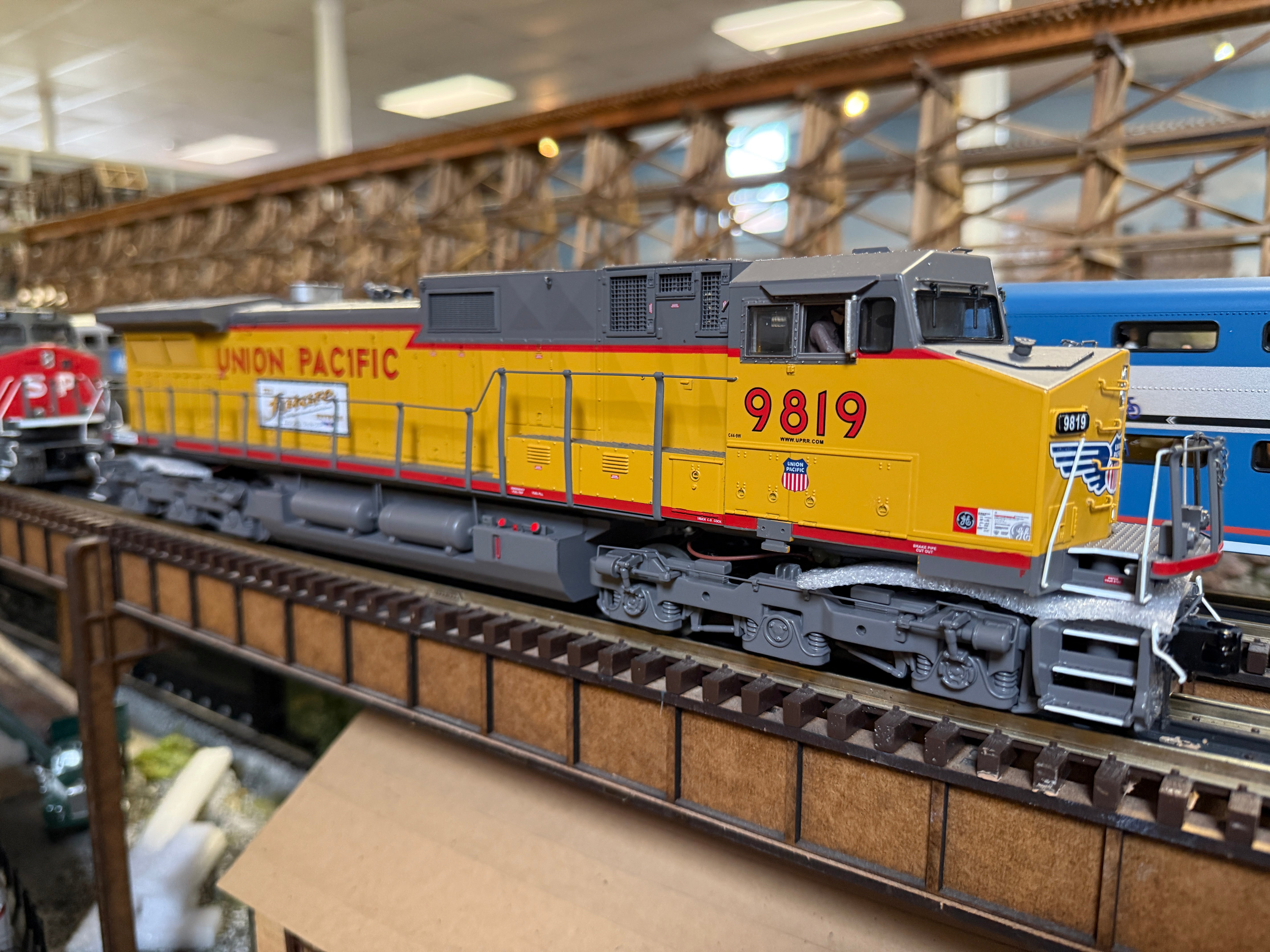 Atlas O 30138380 - Premier - C44-9W Diesel Locomotive "Union Pacific" #9819 (FUTURE Network Logo)