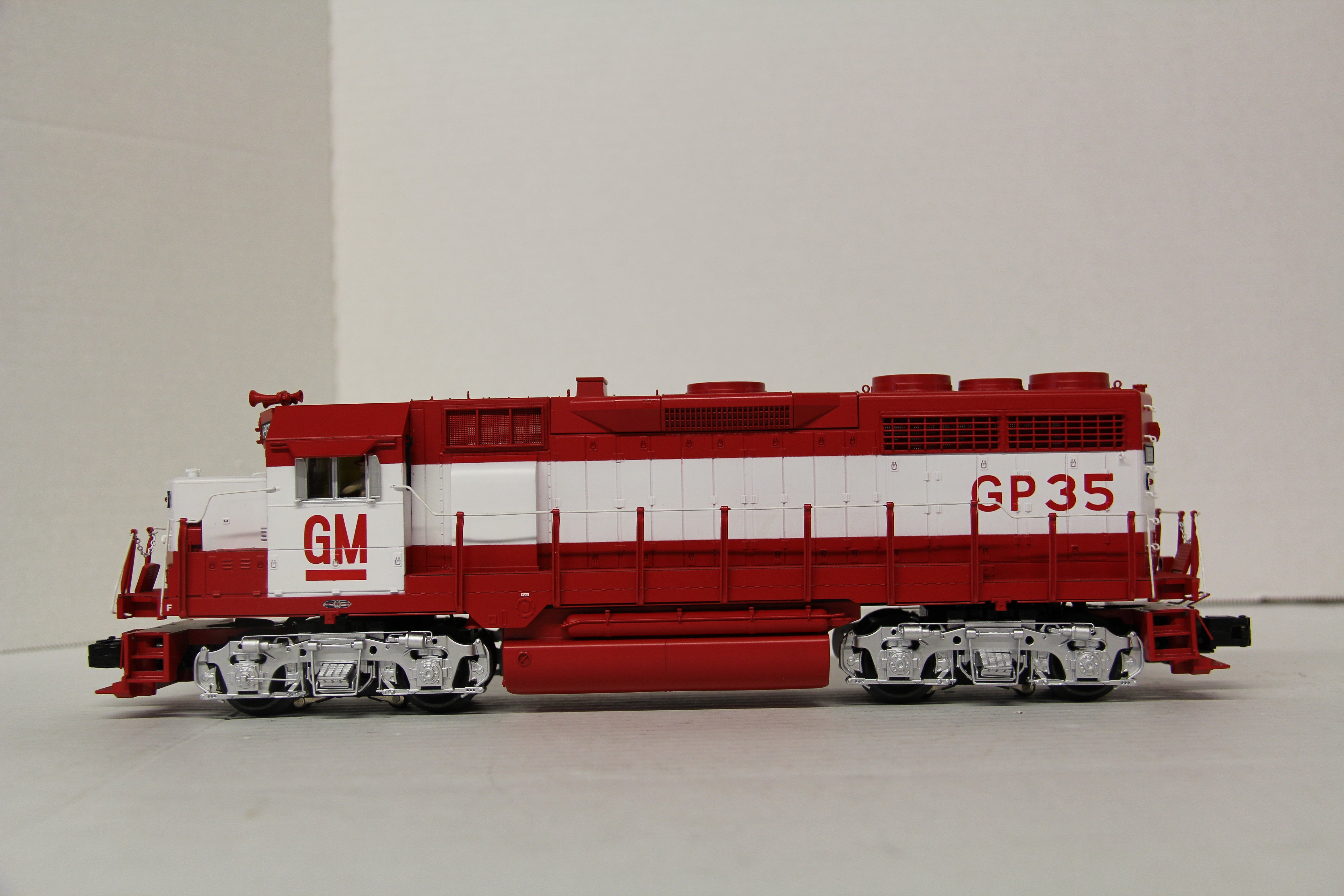 MTH 20-20978-1 Electro Motive Division GP-35 Low Hood Diesel Engine #1965-Second hand-M6158