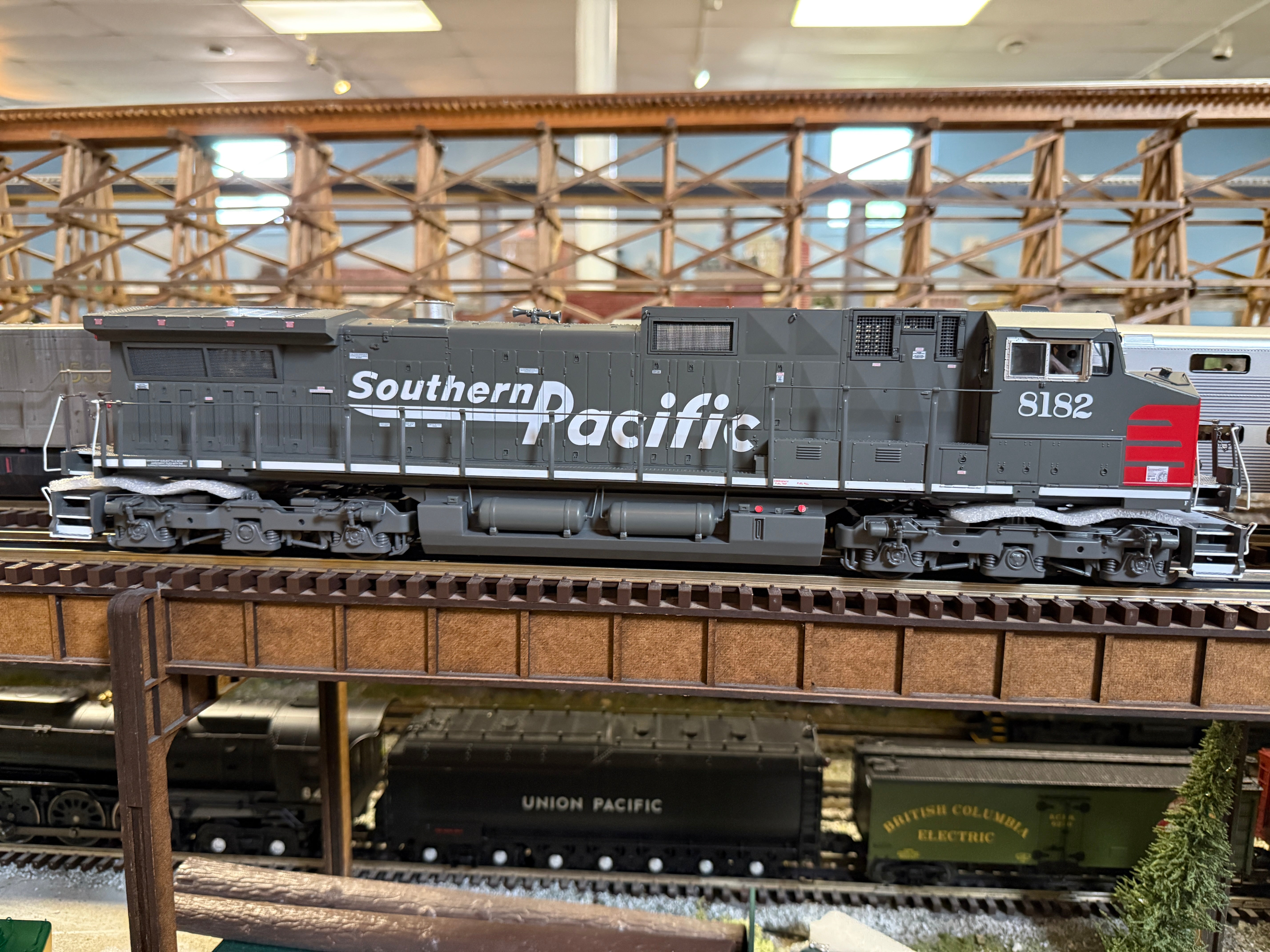 Atlas O 30138379 - Premier - C44-9W Diesel Locomotive "Southern Pacific" #8182