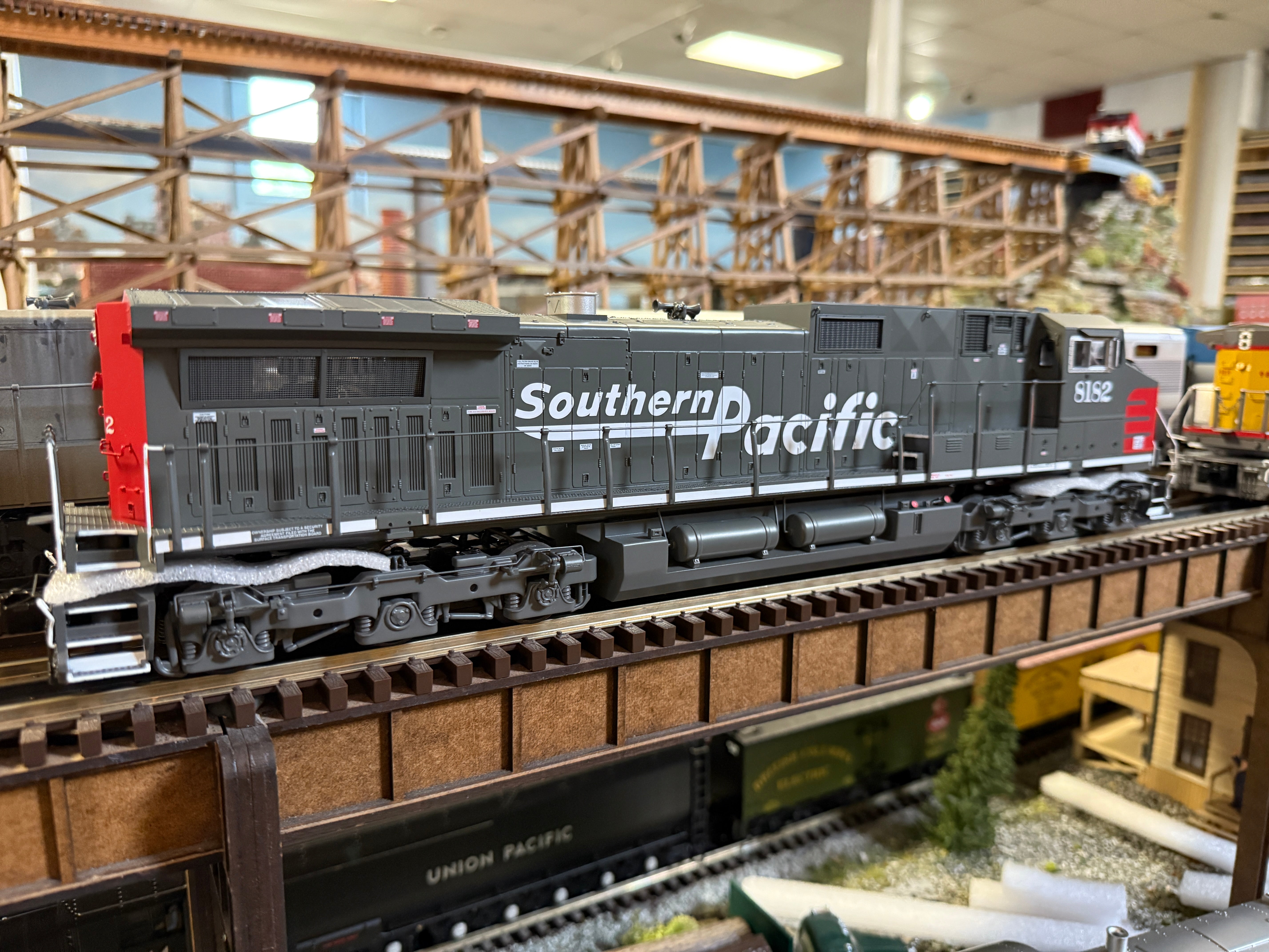 Atlas O 30138379 - Premier - C44-9W Diesel Locomotive "Southern Pacific" #8182