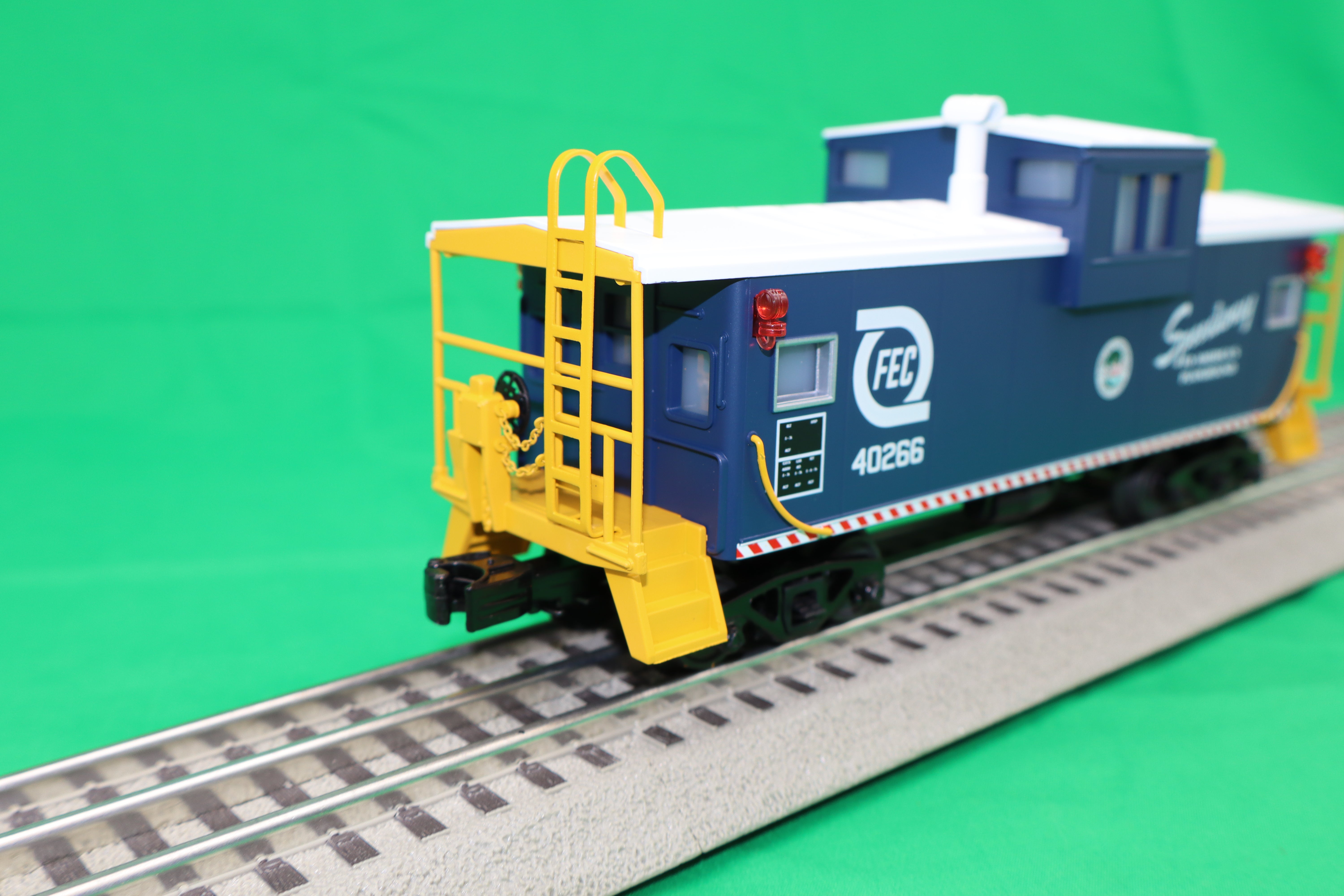 MTH 30-77402 - Extended Vision Caboose "Florida East Coast" #40266