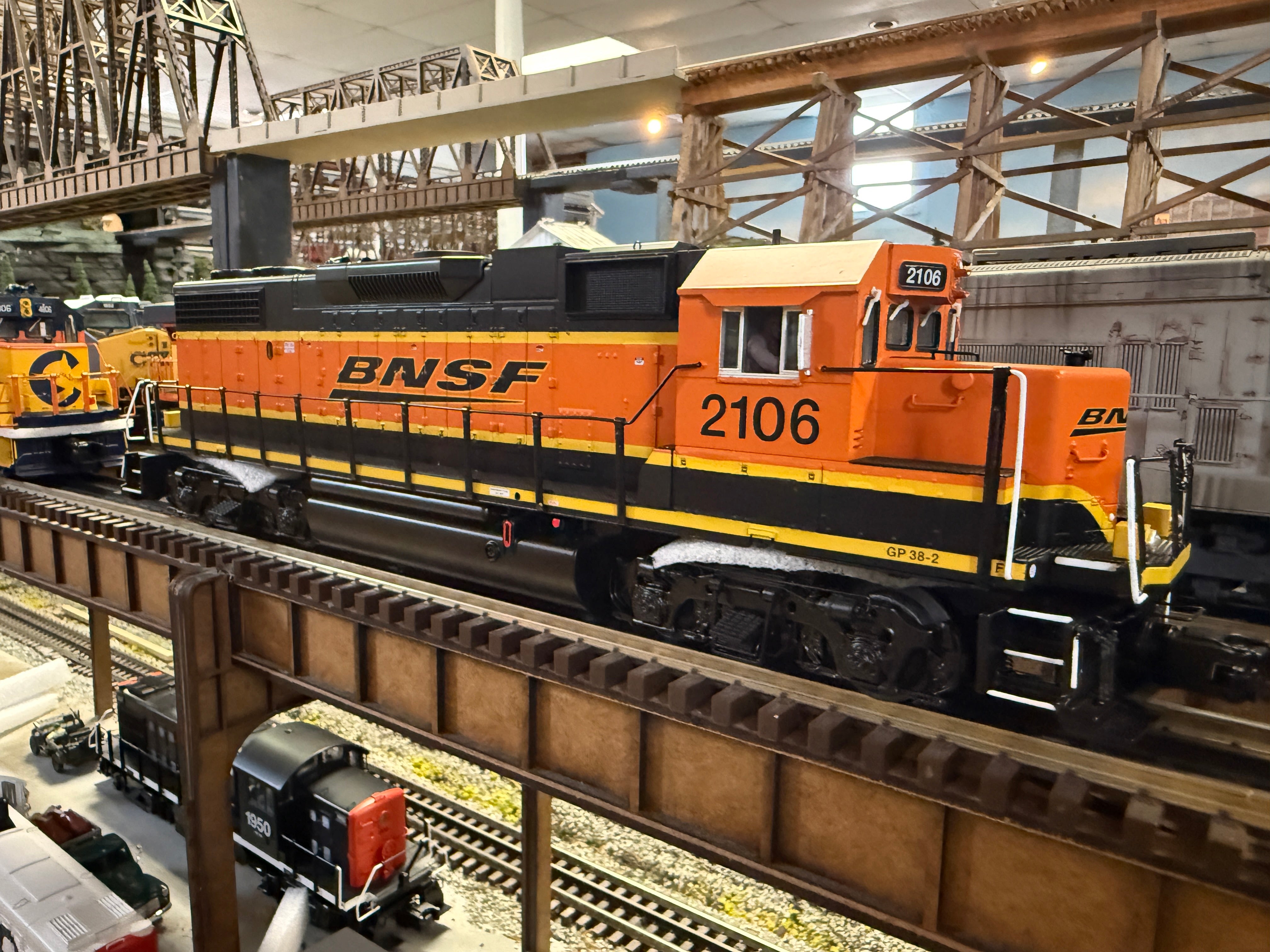 Atlas O 30138341 - Premier - GP38-2 Diesel Locomotive "BNSF" #2106
