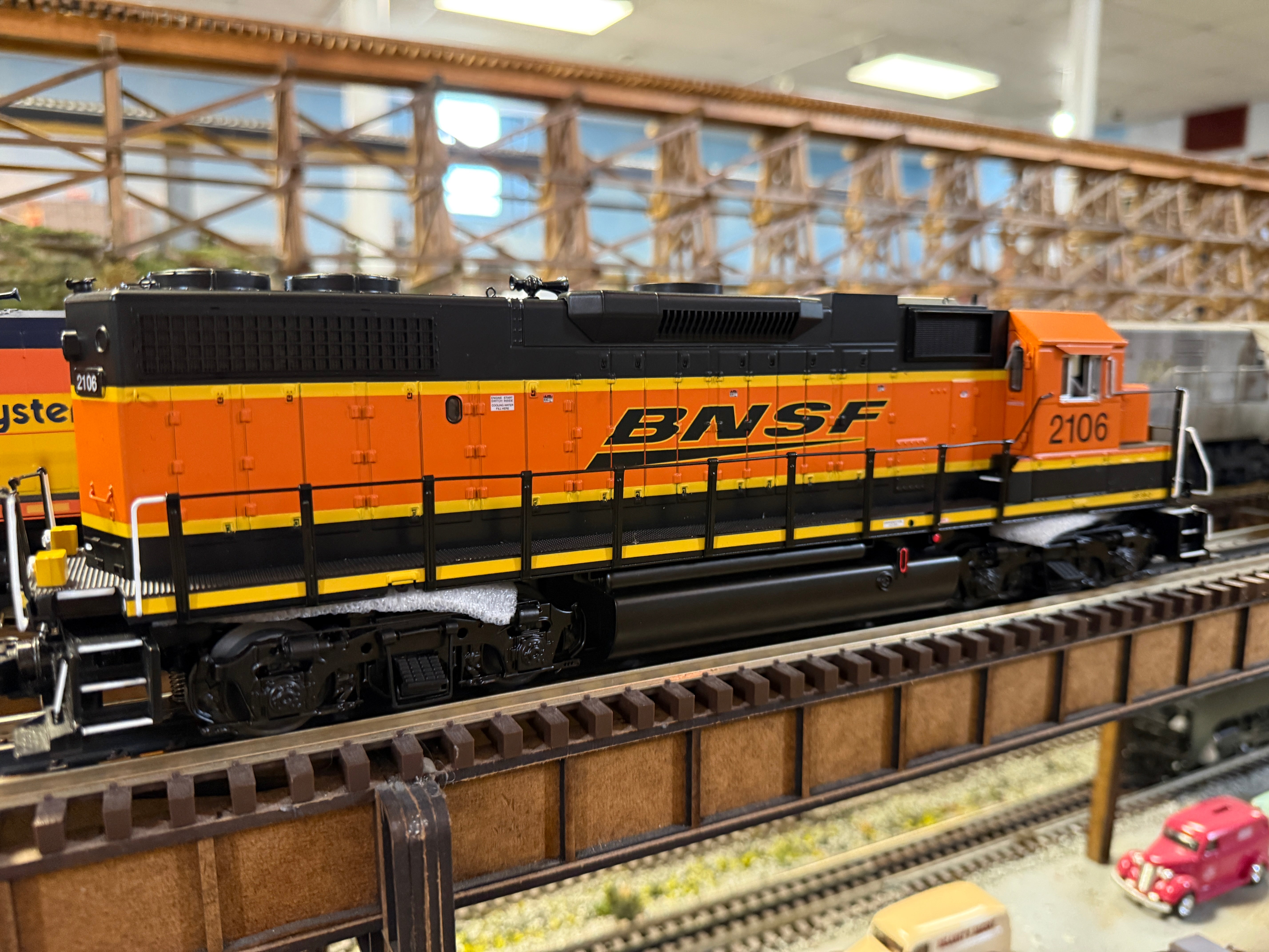 Atlas O 30138341 - Premier - GP38-2 Diesel Locomotive "BNSF" #2106