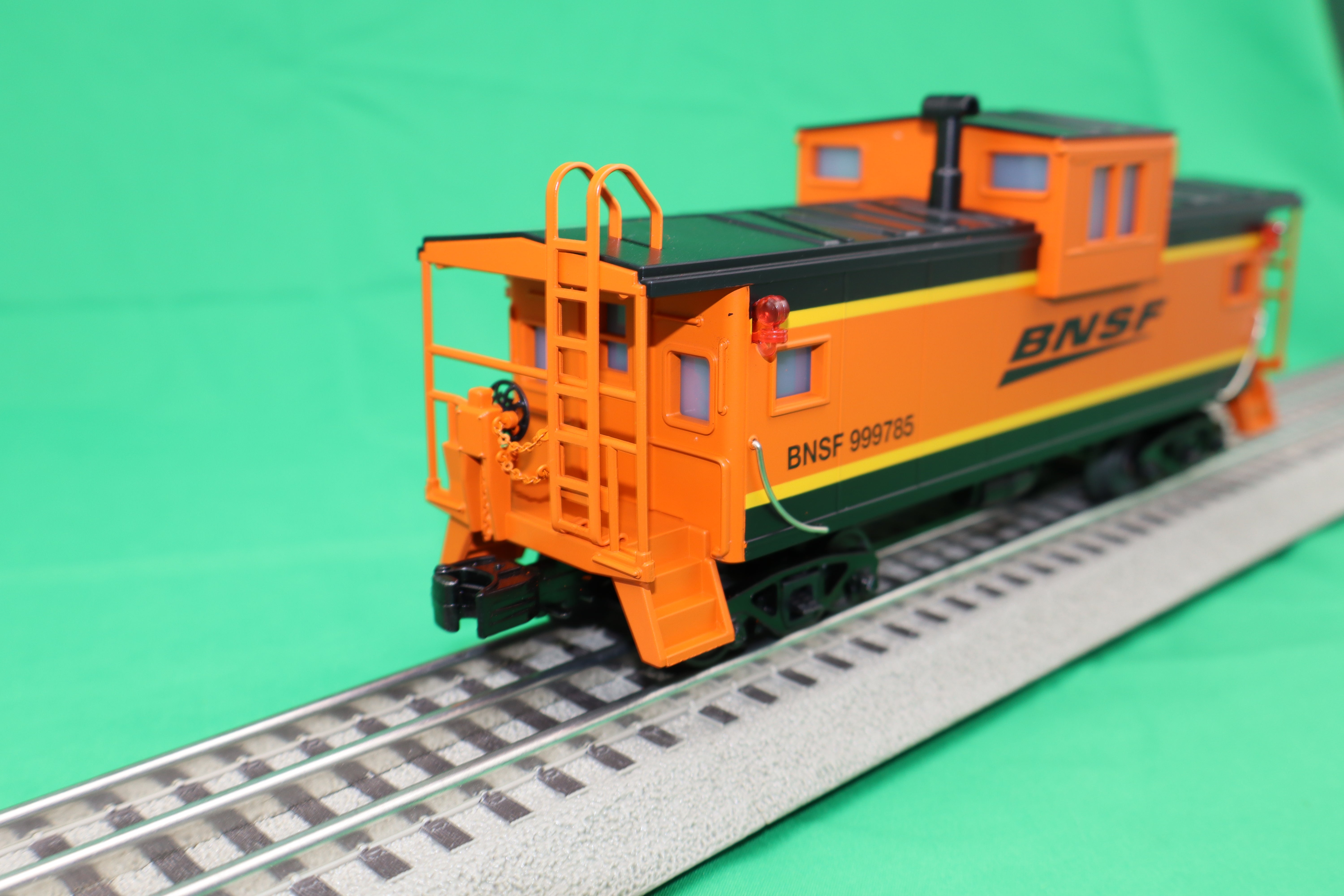 MTH 30-77405 - Extended Vision Caboose "BNSF" #999785