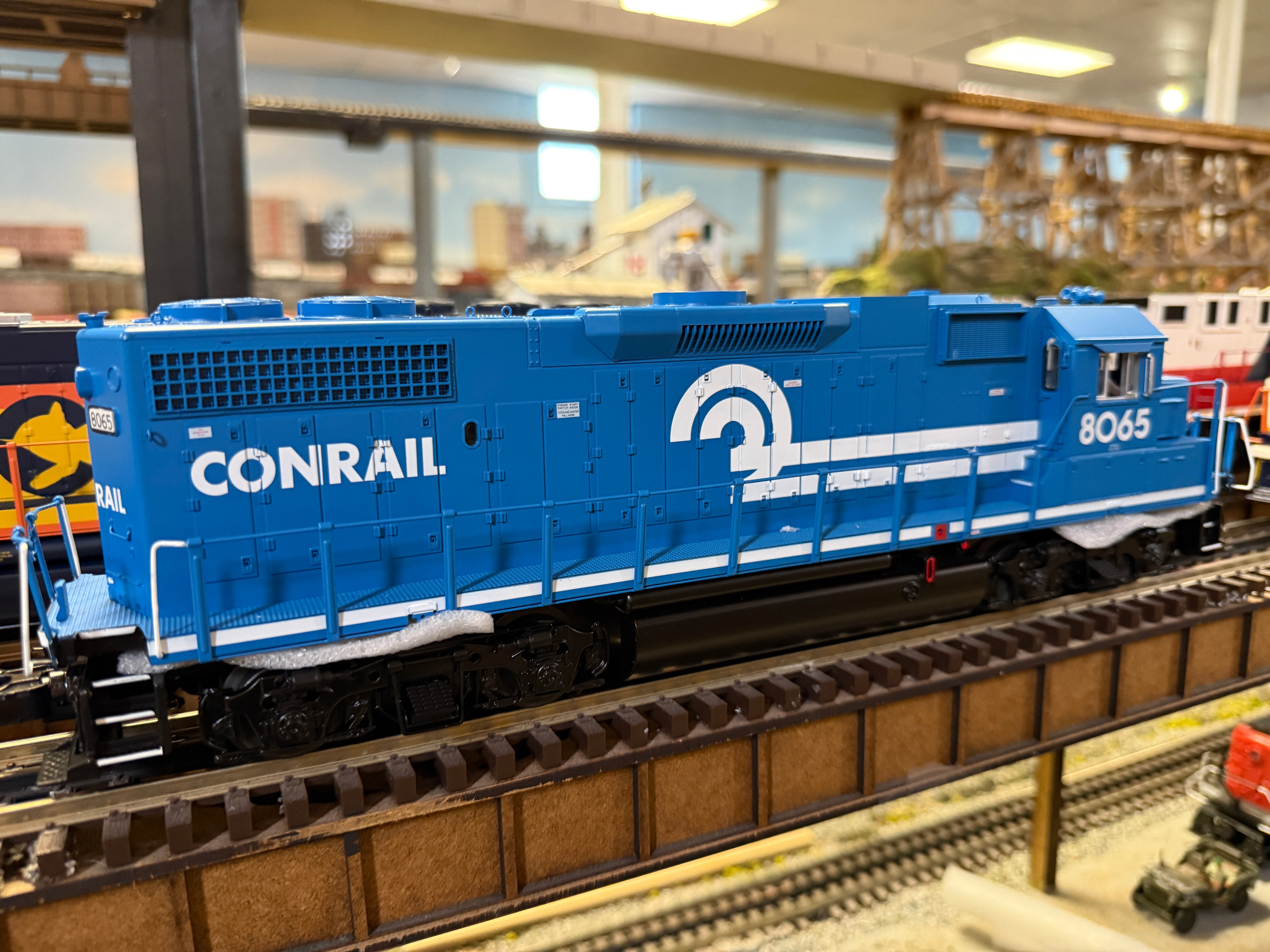 Atlas O 30138347 - Premier - GP38-2 Diesel Locomotive "Conrail" #8065
