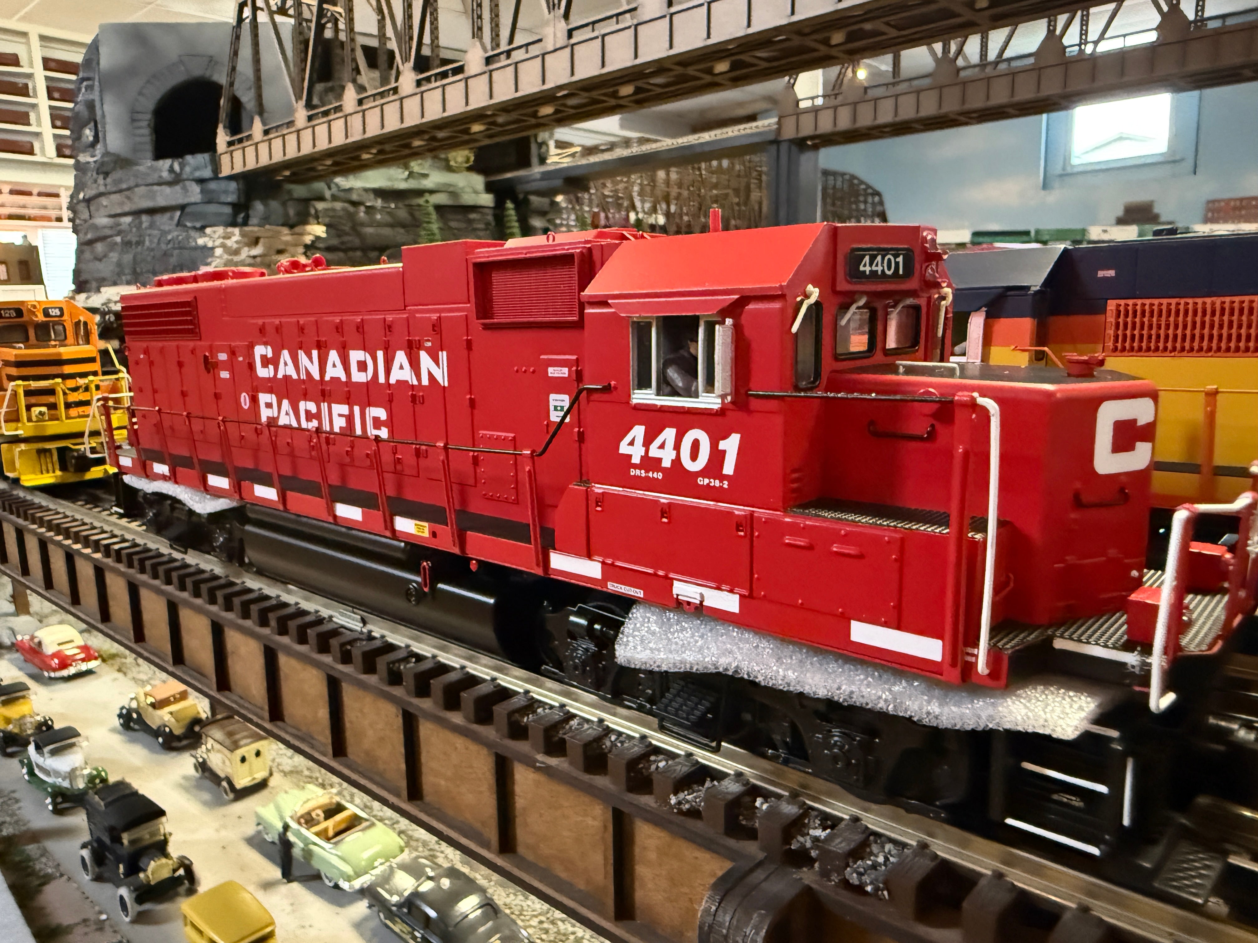 Atlas O 30138343 - Premier - GP38-2 Diesel Locomotive "Canadian Pacific" #4421