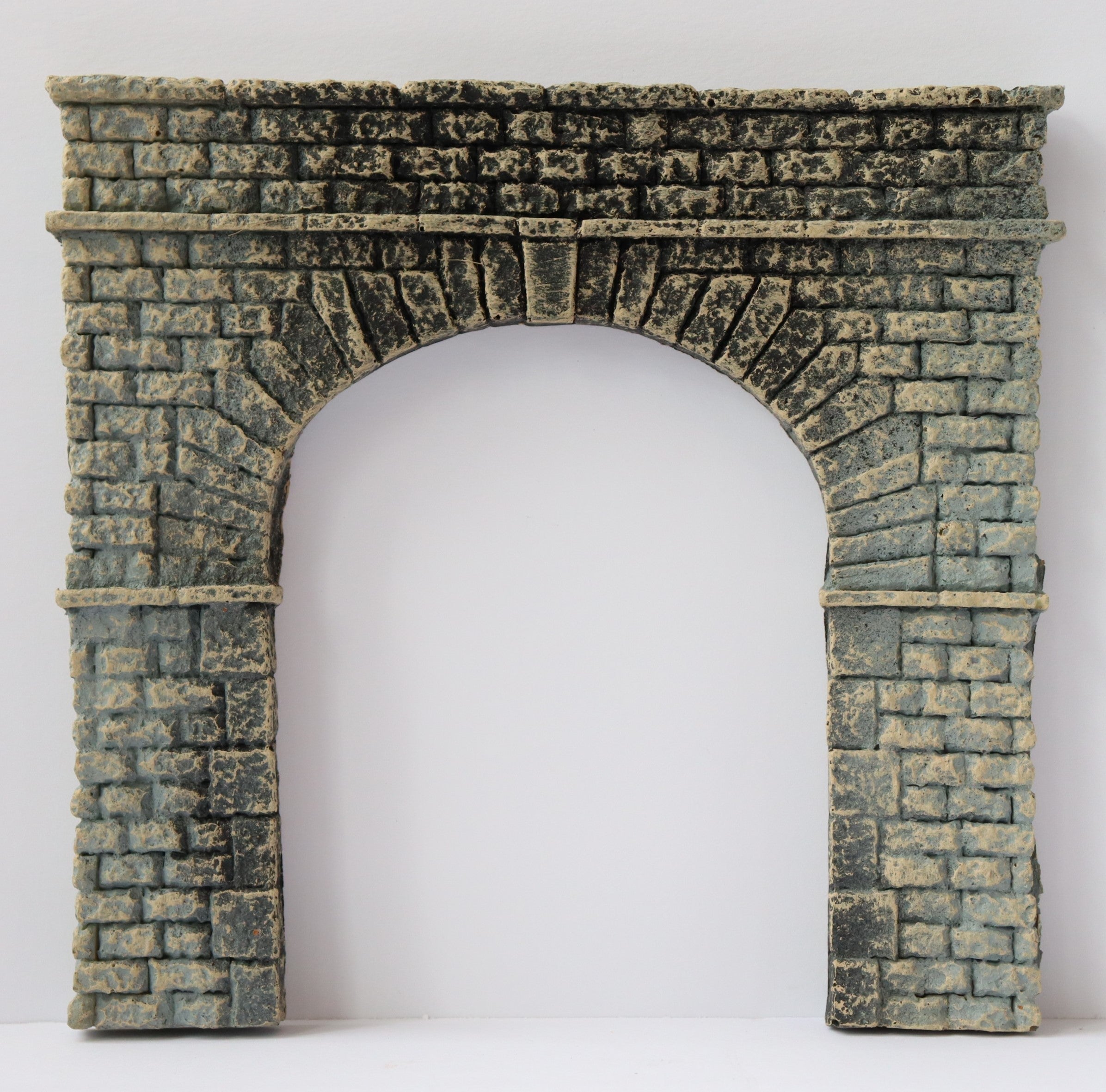 Atherton Scenics 6161G - "Pennsy" Single Cut Block Portal (Gray)