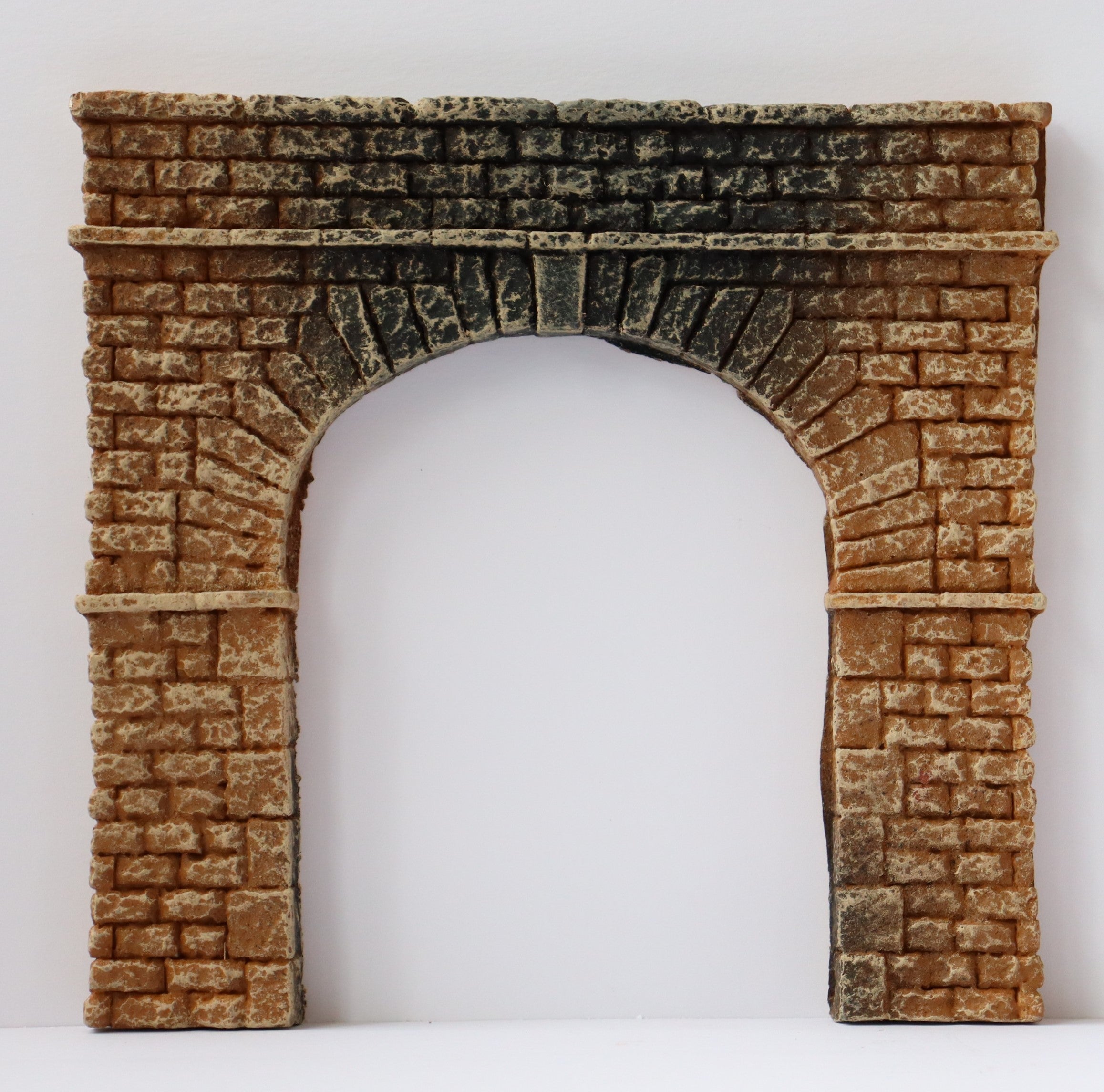 Atherton Scenics 6161B - "Pennsy" Single Cut Block Portal (Brown)