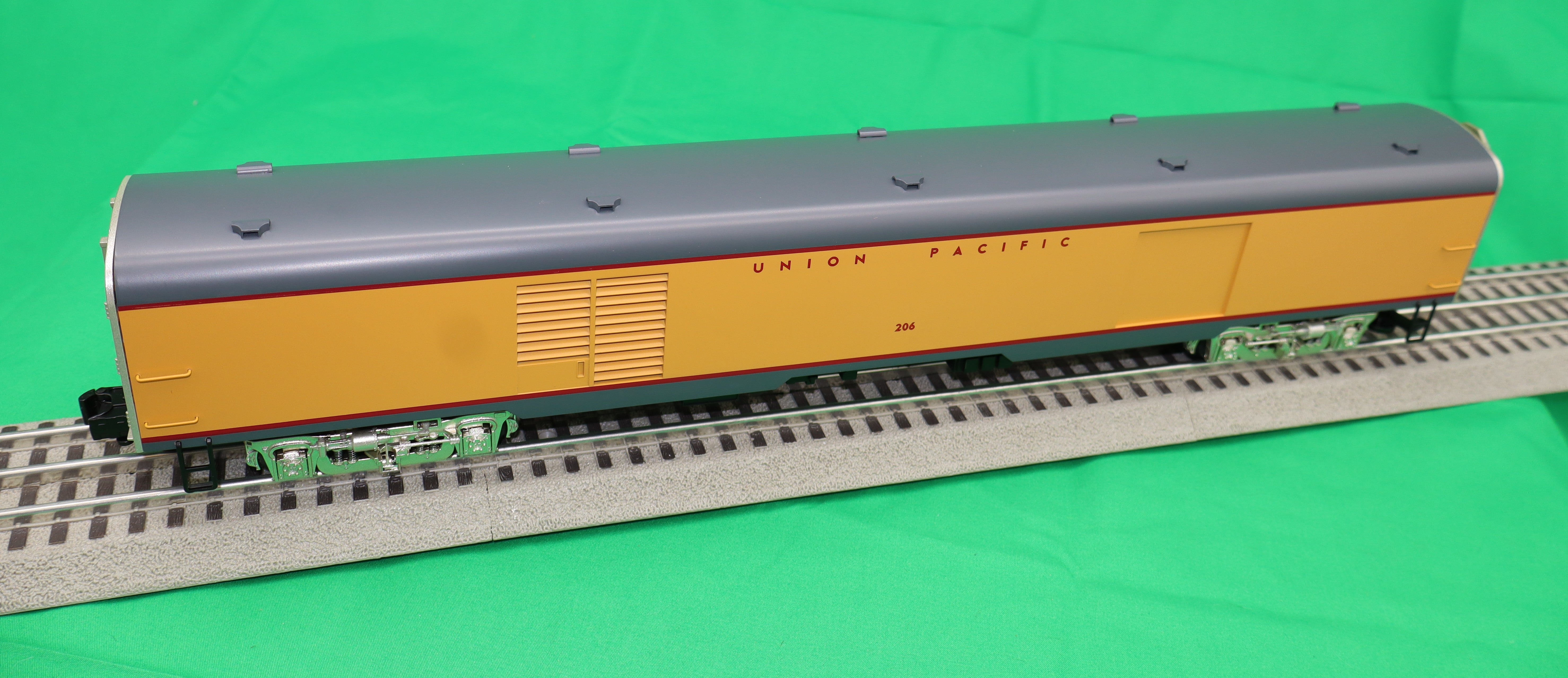 Lionel 2527760 - Vision Line 21” Generator Passenger Car "Union Pacific" #206 - Custom Run for MrMuffin'sTrains