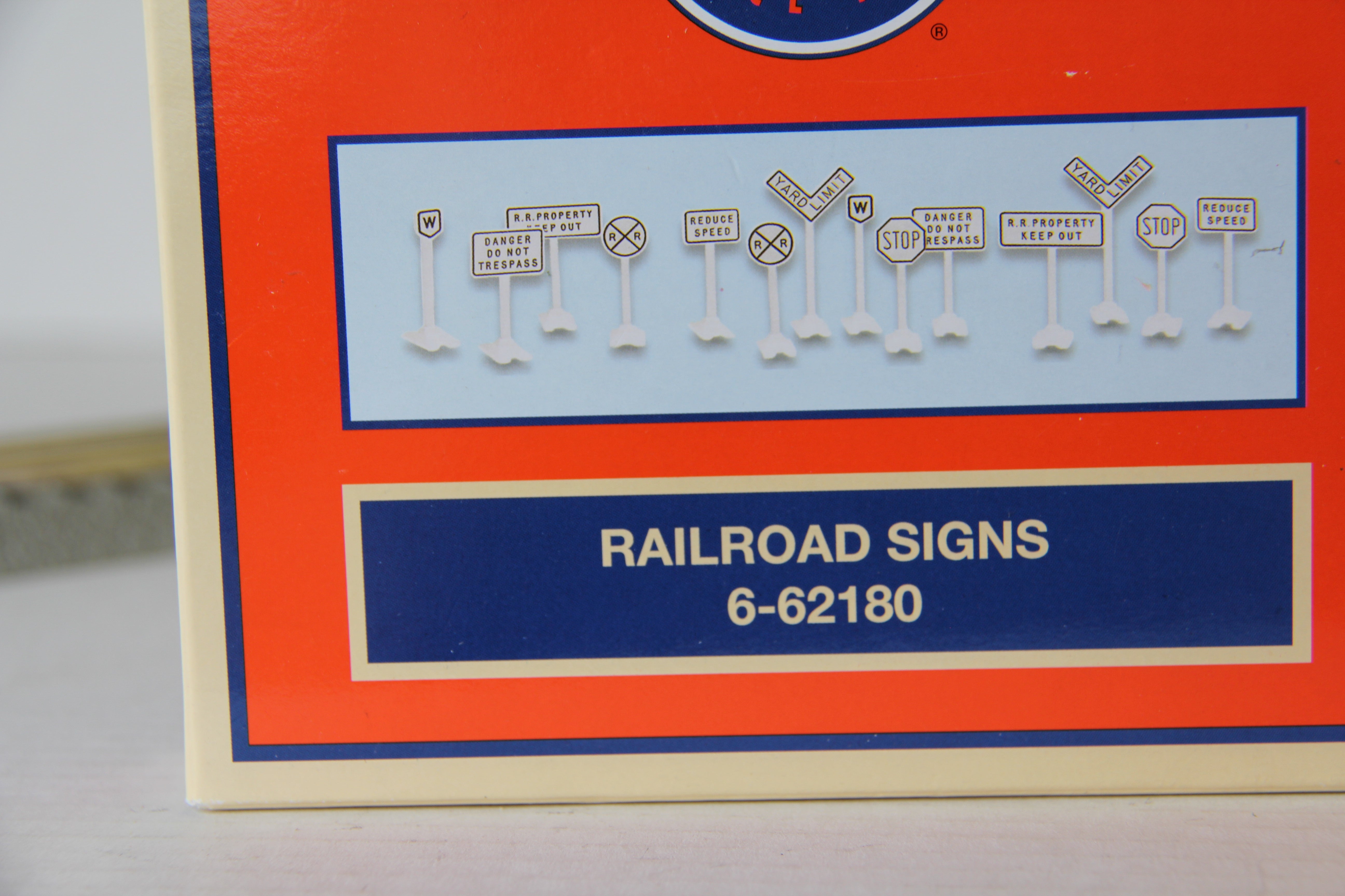 Lionel 6-62180 Railroad Signs-Second hand-M4227