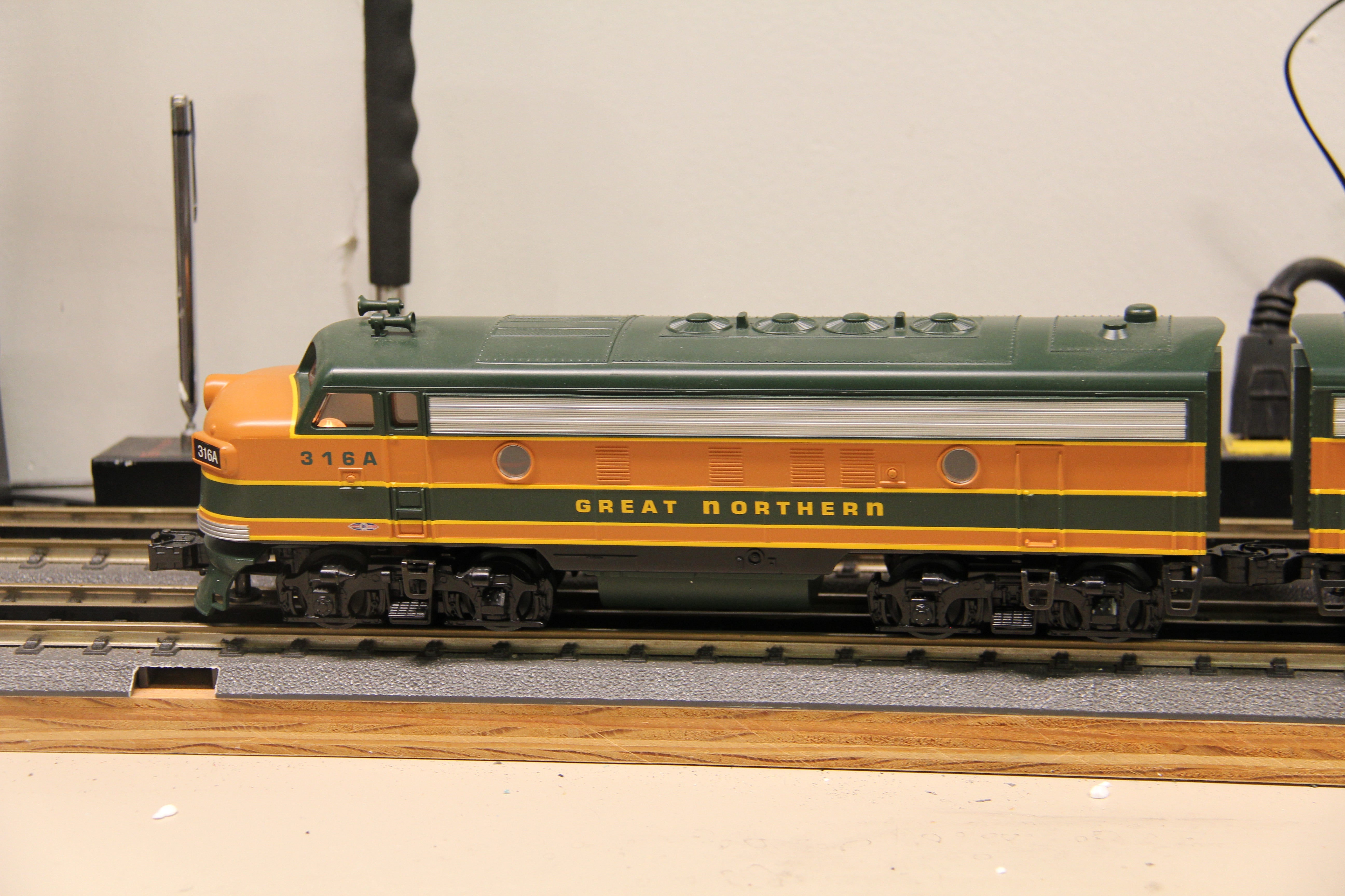 Williams #20710 Great Northern F-7 AA Powered & Dummy Locomotive Set-Second hand-M6296