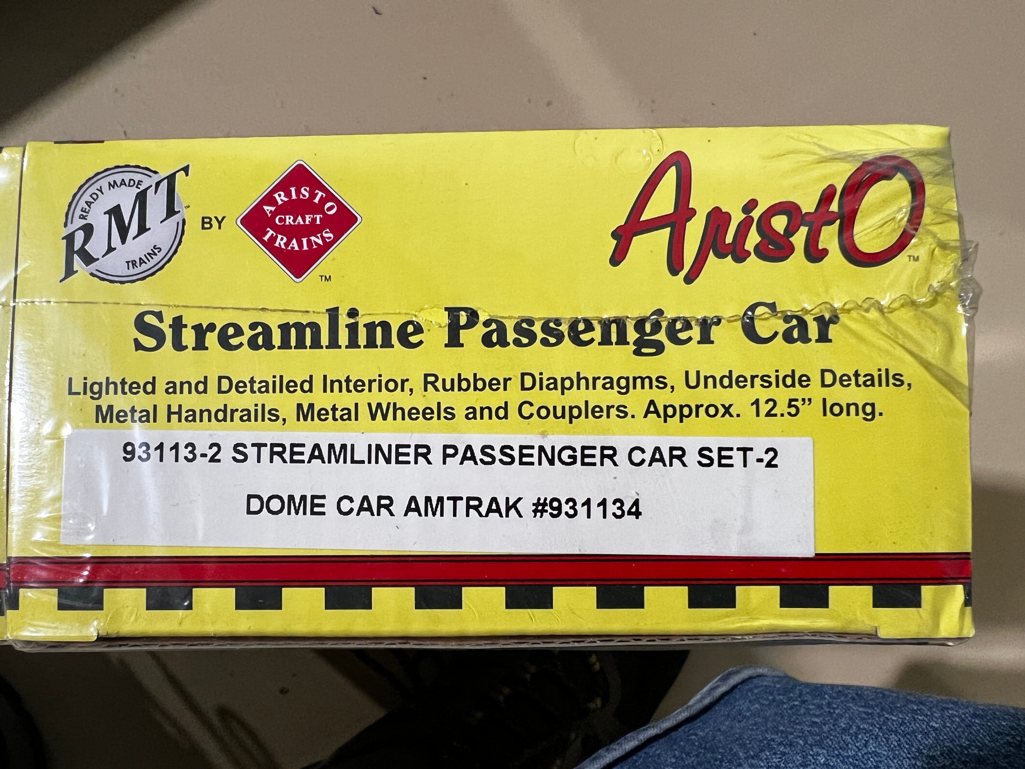 RMT Aristo 93113-1 Amtrak & 93113-2- 4 Car Streamlined Passenger Set-Second hand-M1115