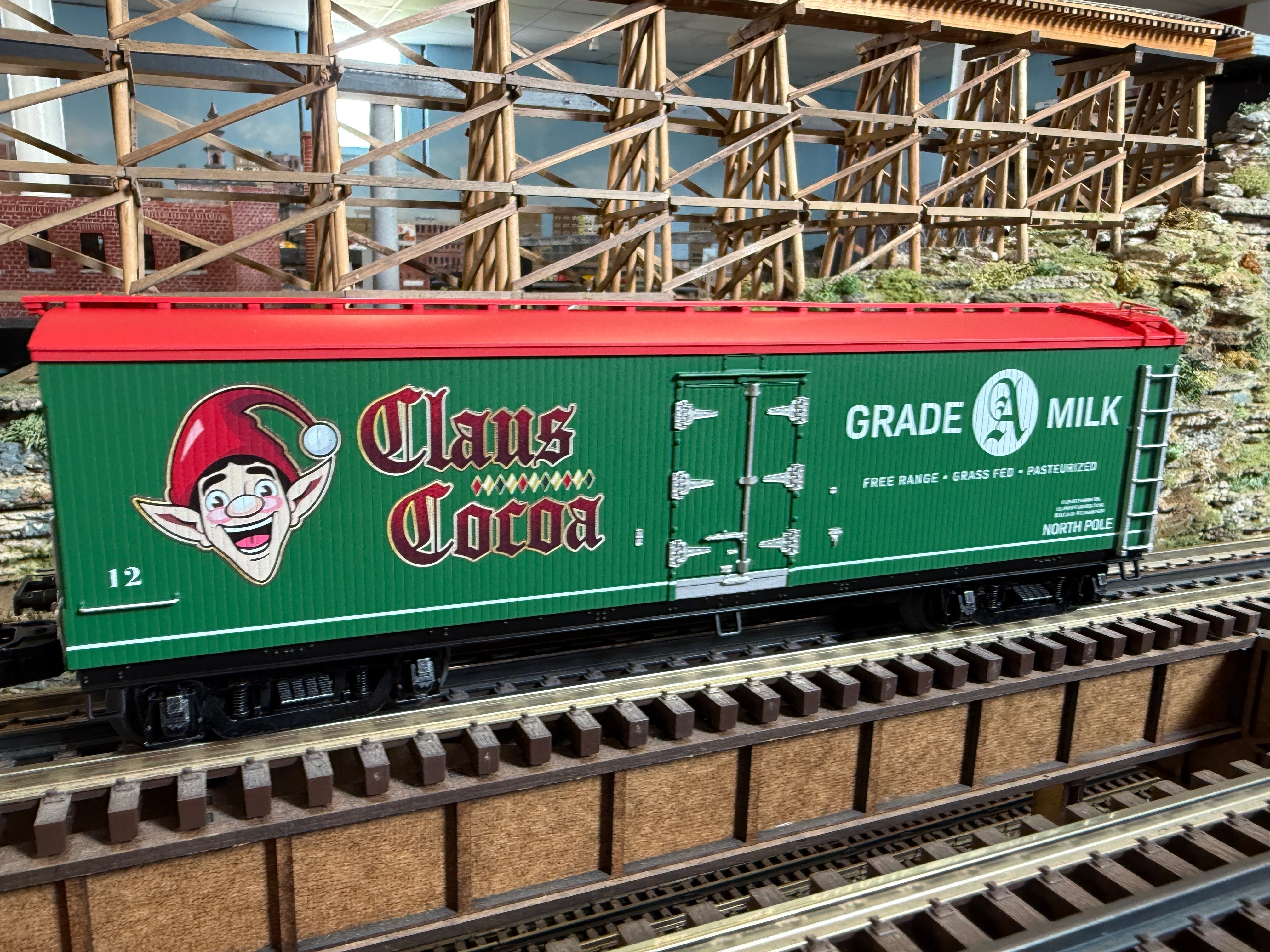 Lionel 2422070 - Legacy "North Pole Central" Cocoa Milk Freight Train Set