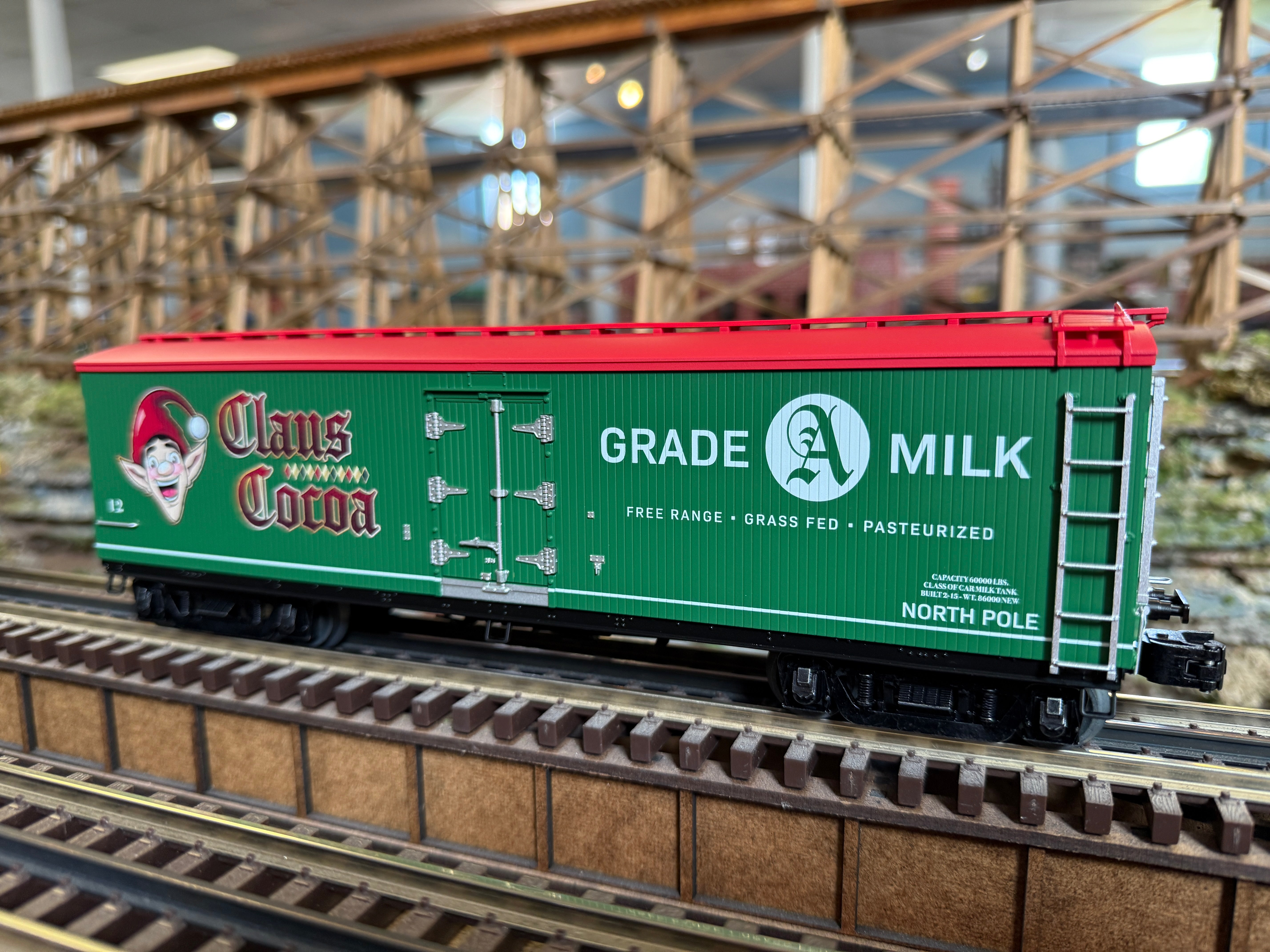 Lionel 2422070 - Legacy "North Pole Central" Cocoa Milk Freight Train Set