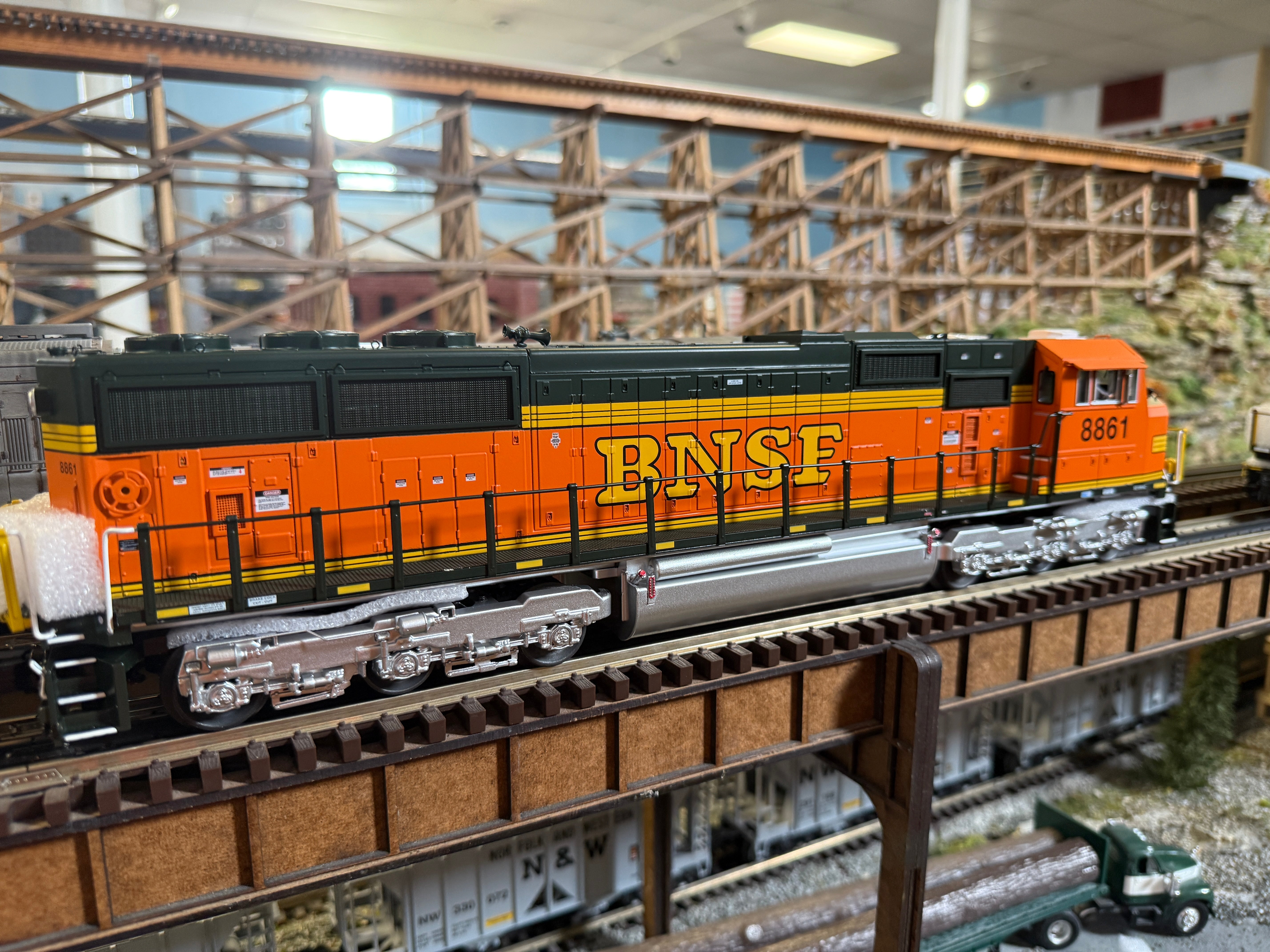 MTH 20-21955-1 - SD70Mac Diesel Engine 