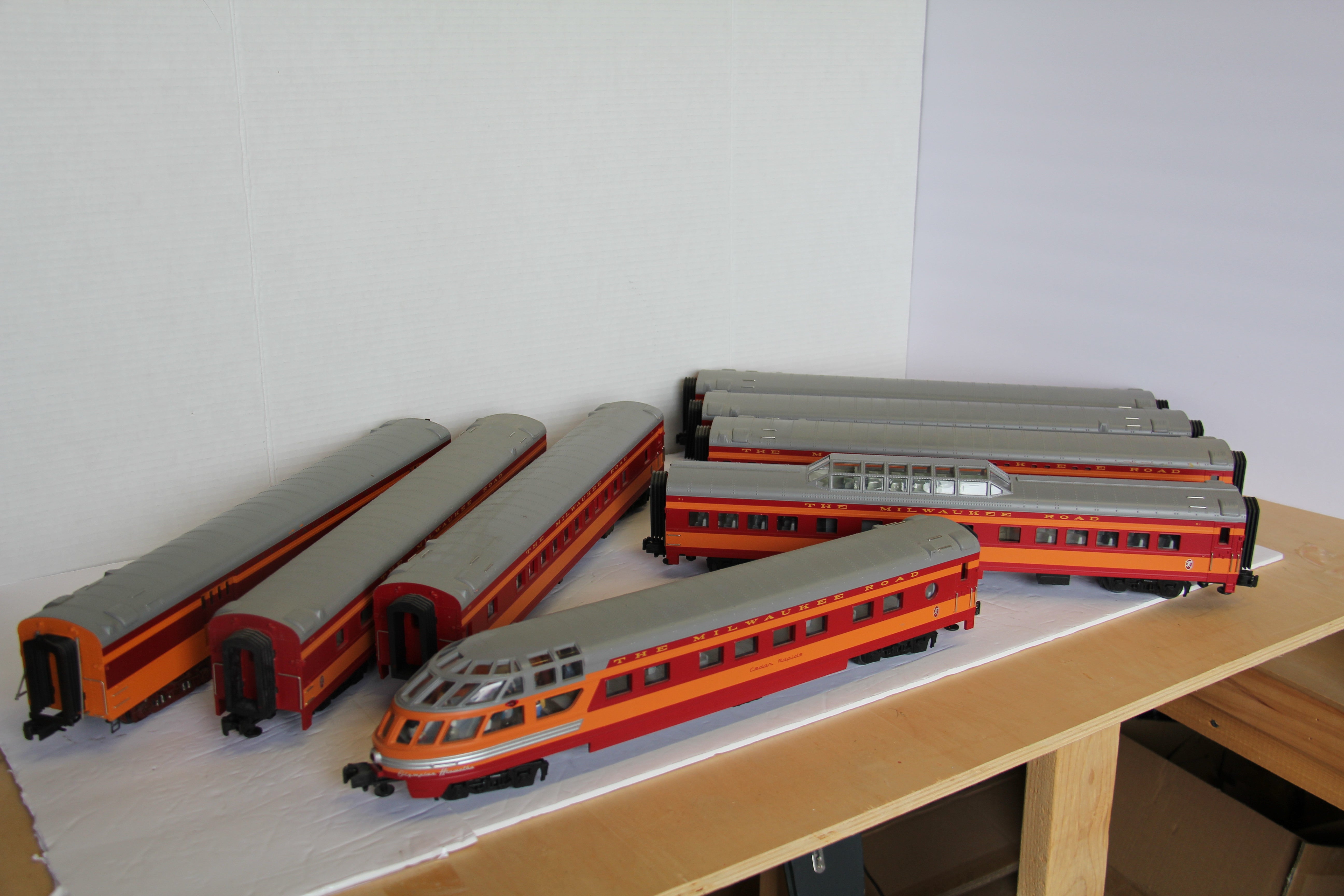 MTH Hiawatha Milwaukee Road Hiawatha Passenger 8 Car Set-Second hand-M6322