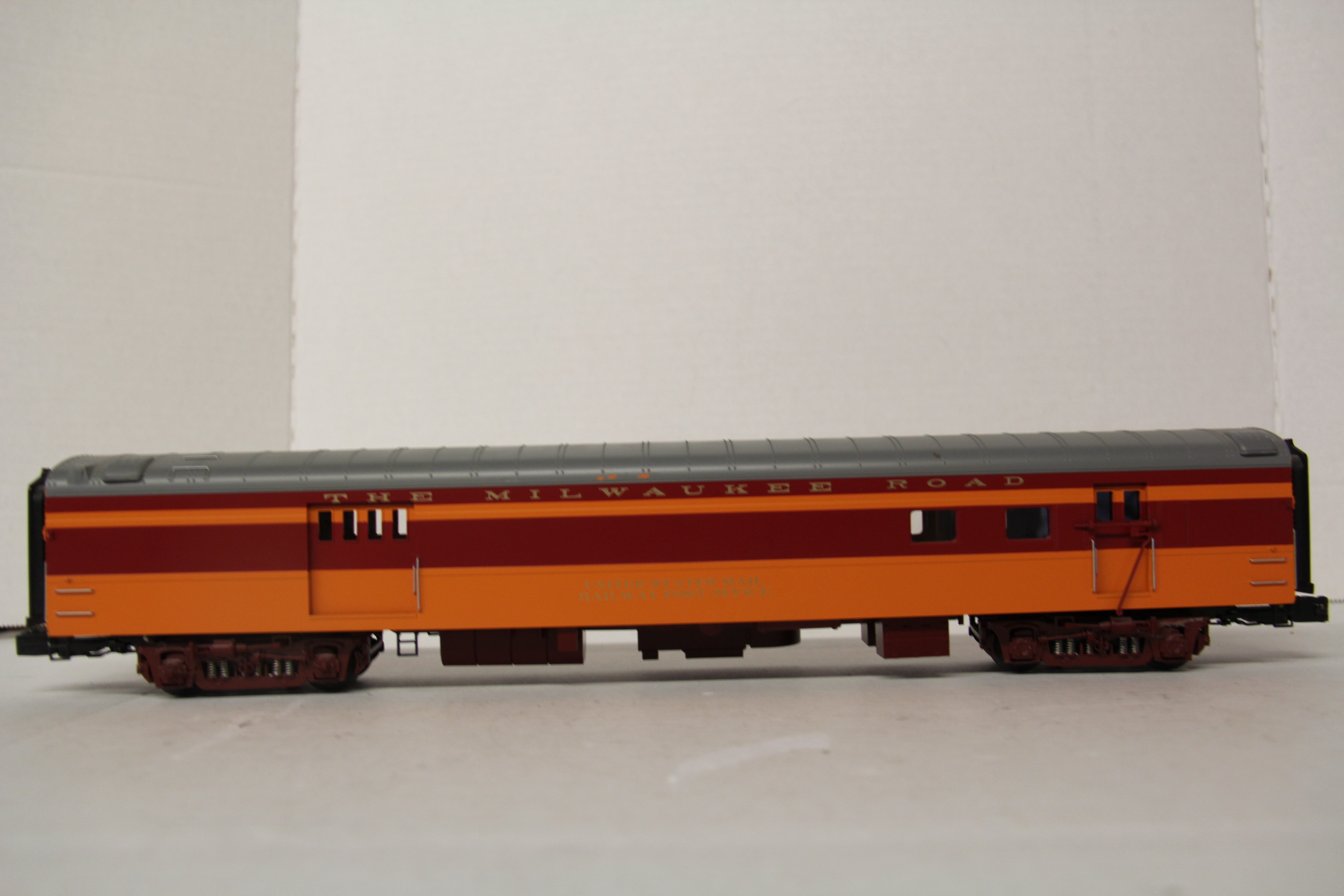 MTH Hiawatha Milwaukee Road Hiawatha Passenger 8 Car Set-Second hand-M6322