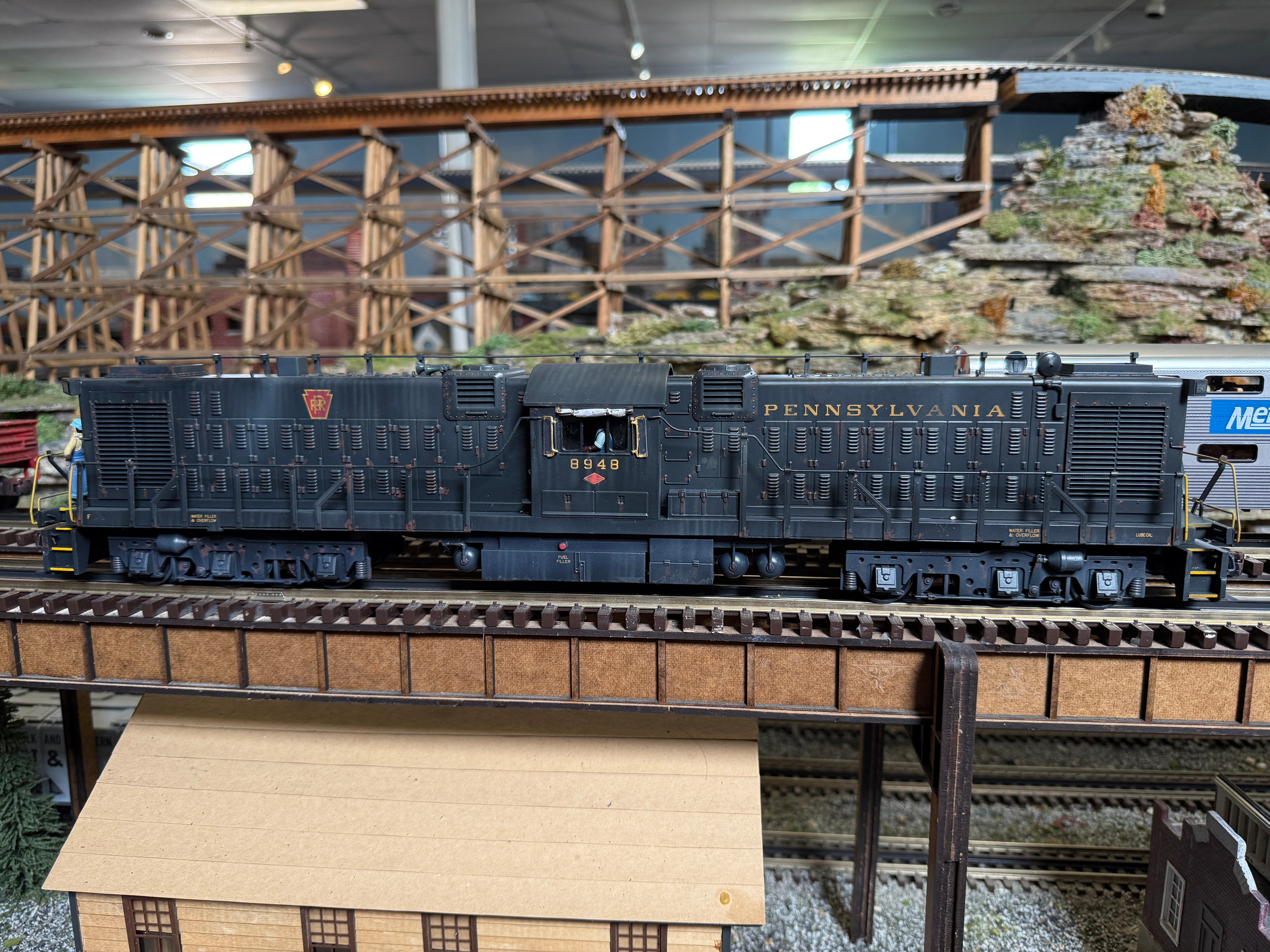 MTH 20-2302-1 2500 HP Transfer Diesel Engine - Pennsylvania #8948 - Weathered